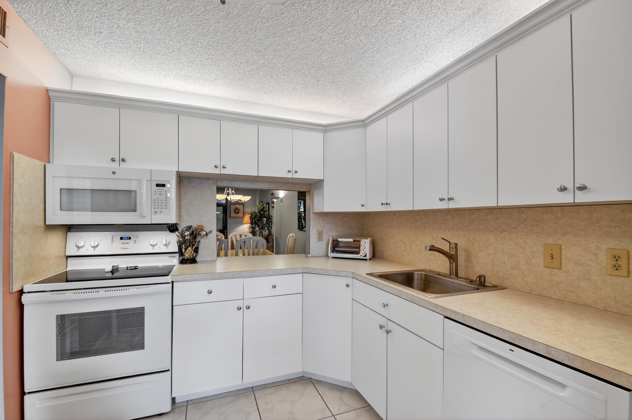GOLDEN LAKES VILLAGE CONDO R - Residential