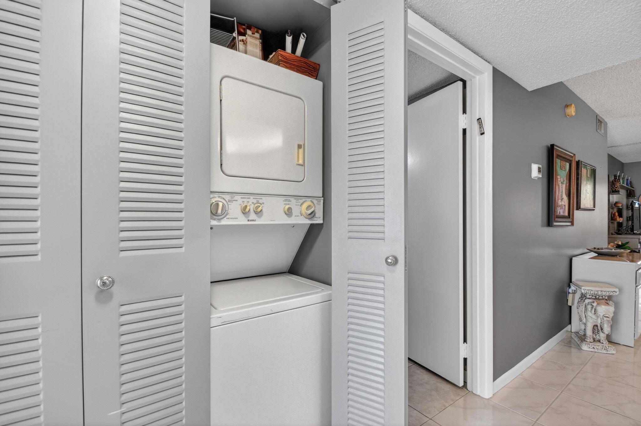 GOLDEN LAKES VILLAGE CONDO R - Residential