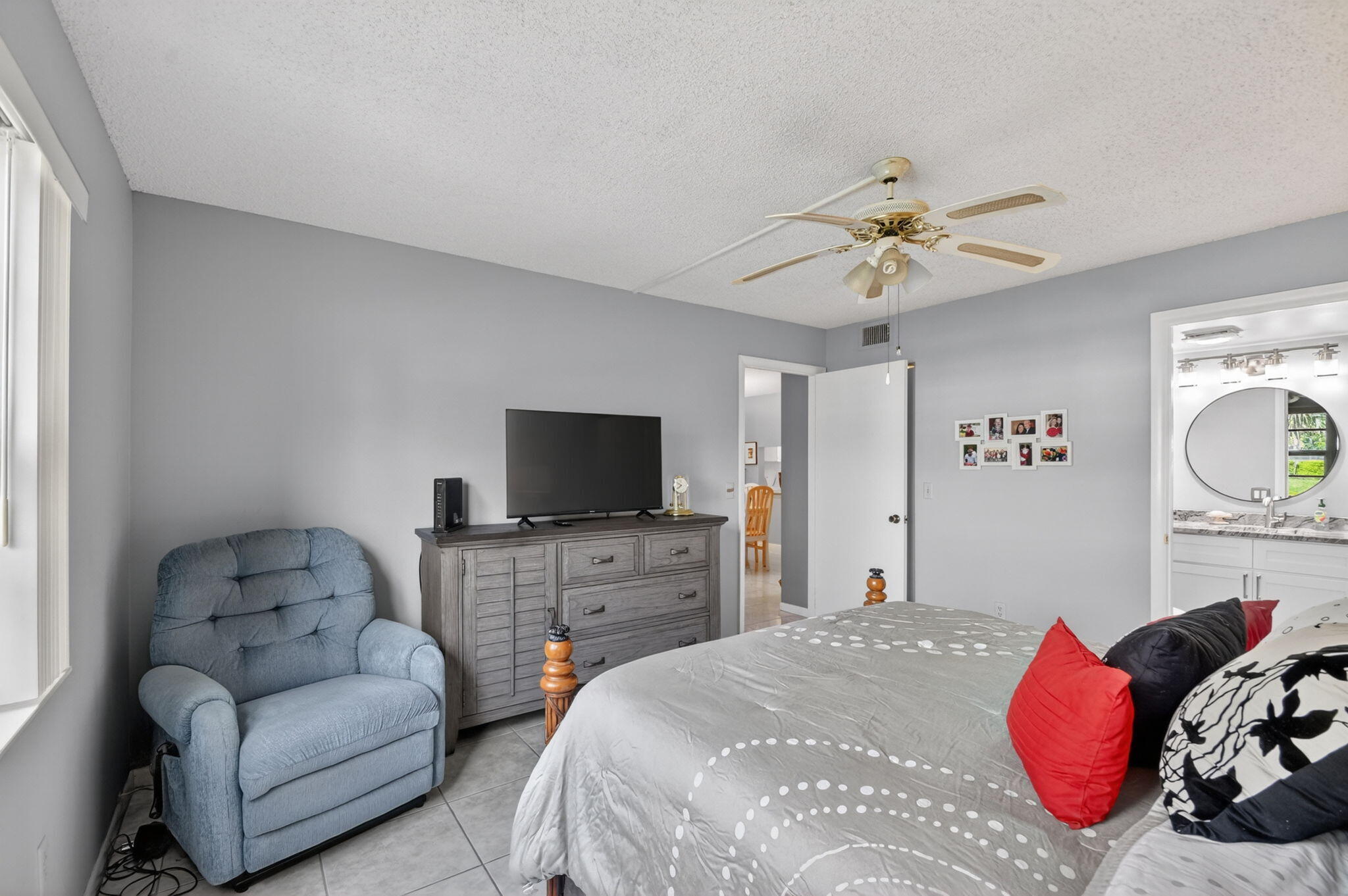 GOLDEN LAKES VILLAGE CONDO R - Residential
