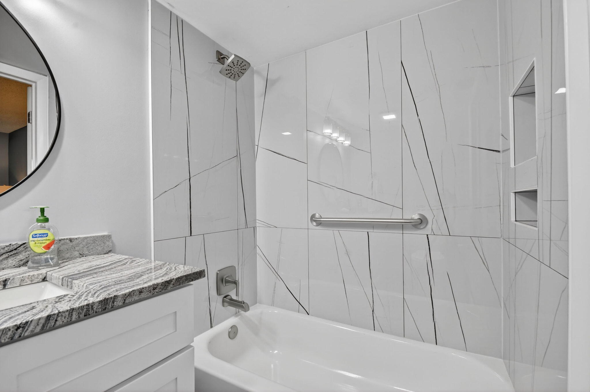 GOLDEN LAKES VILLAGE CONDO R - Residential