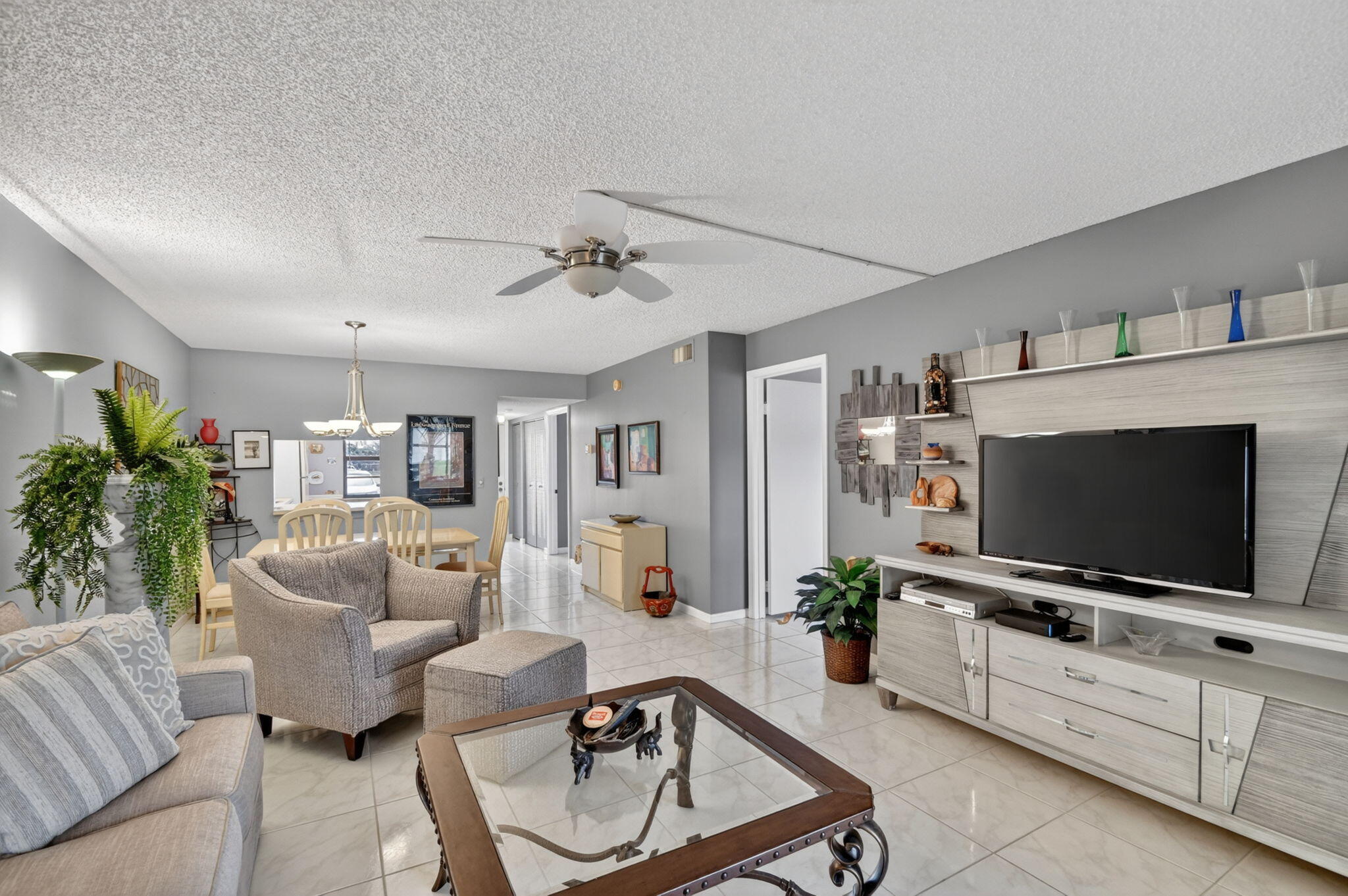 GOLDEN LAKES VILLAGE CONDO R - Residential