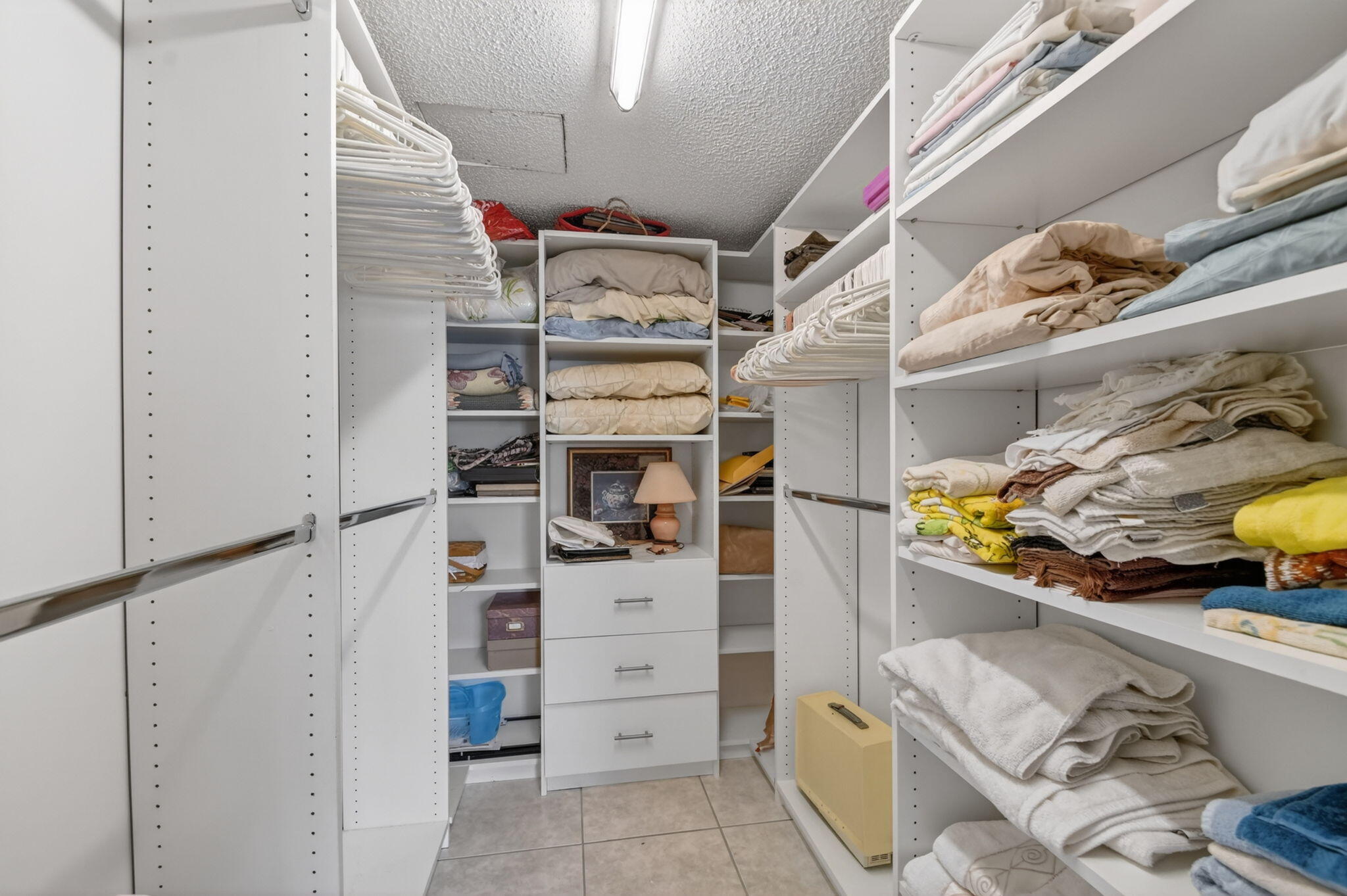 GOLDEN LAKES VILLAGE CONDO R - Residential
