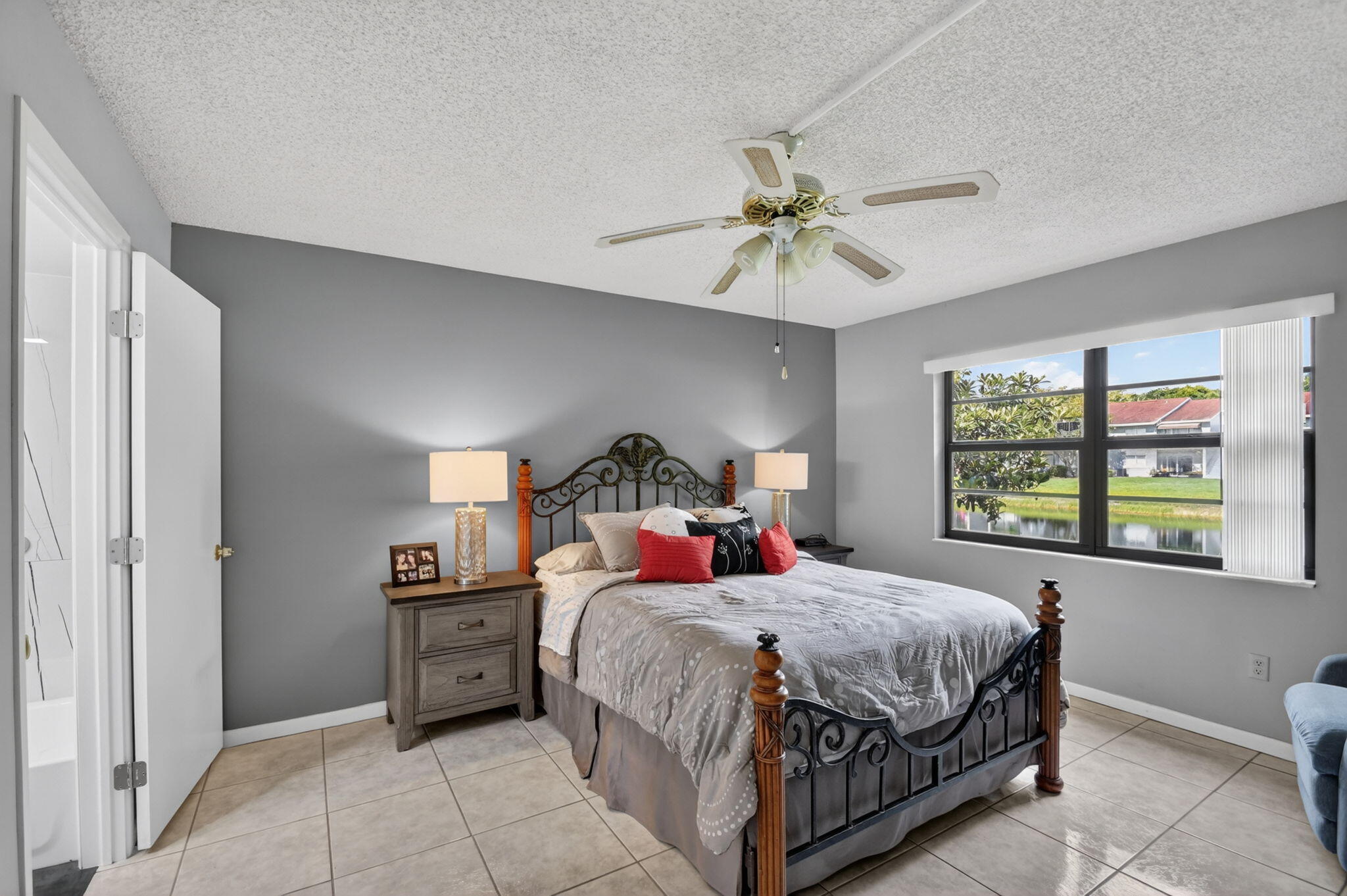 GOLDEN LAKES VILLAGE CONDO R - Residential