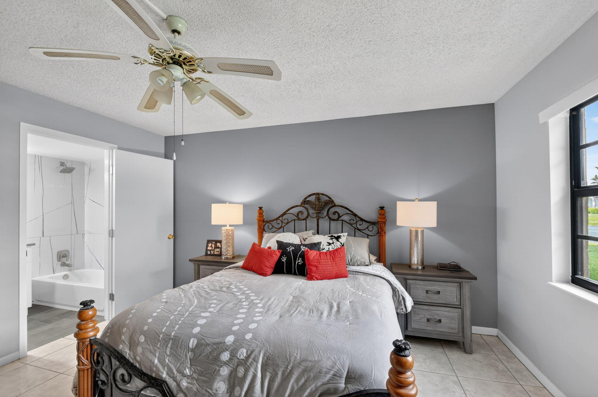 GOLDEN LAKES VILLAGE CONDO R - Residential