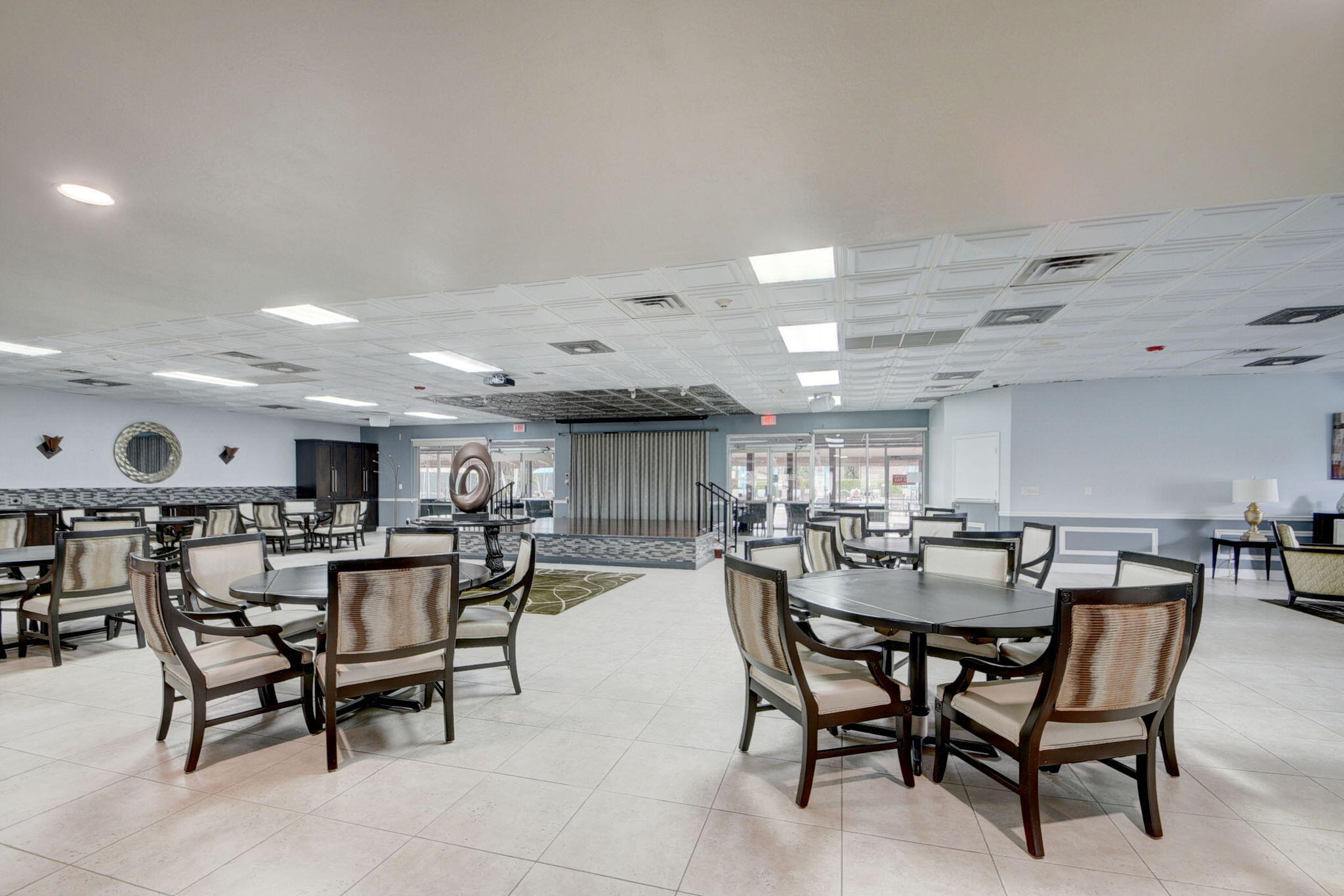 GOLDEN LAKES VILLAGE CONDO R - Residential