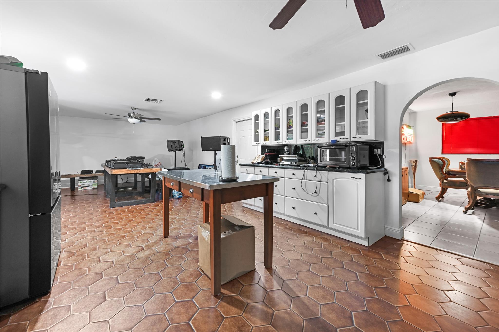 8421 Pioneer Rd