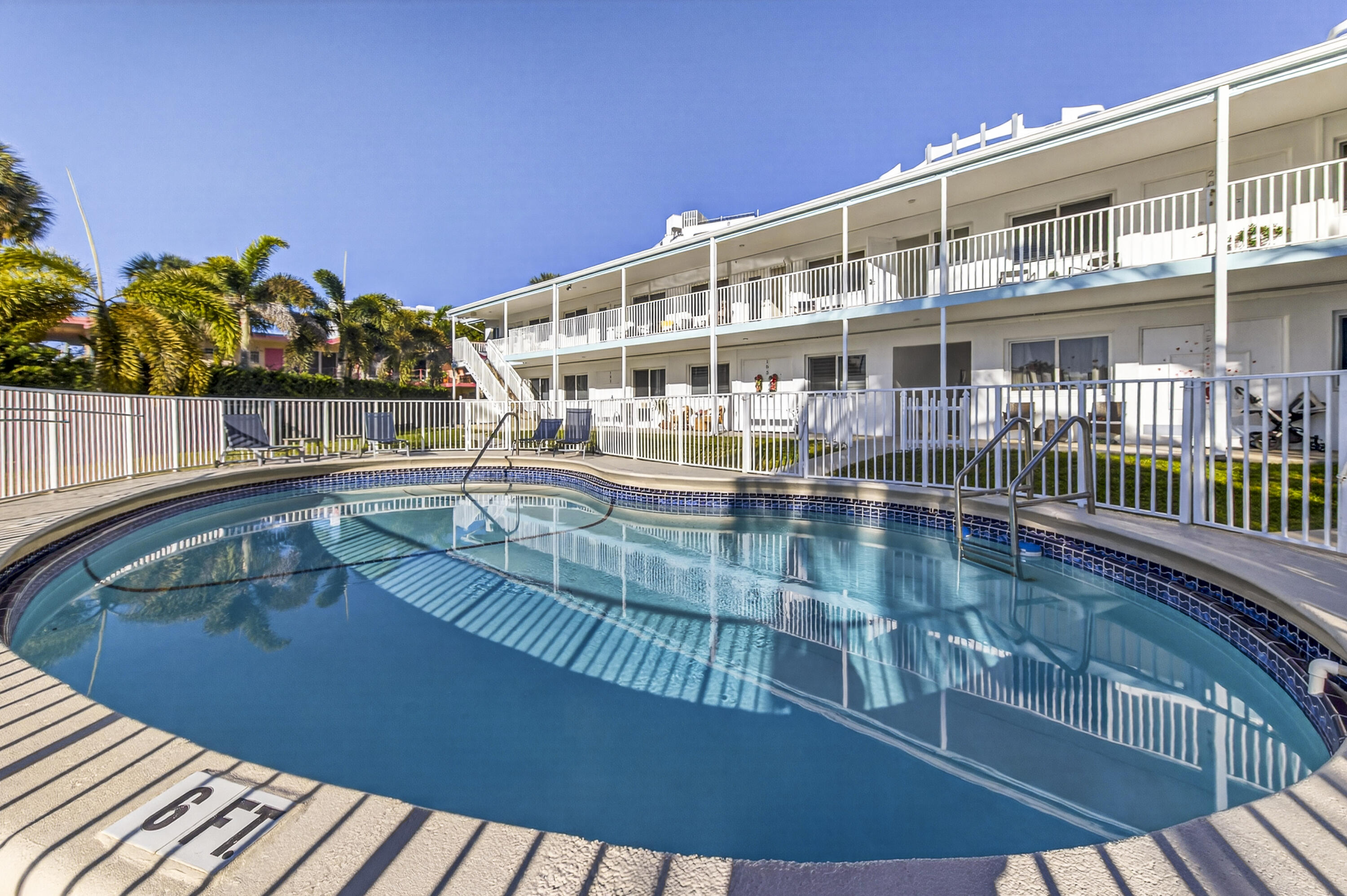 LAUDERDALE BEACH SURF APTS CO-OP - Residential