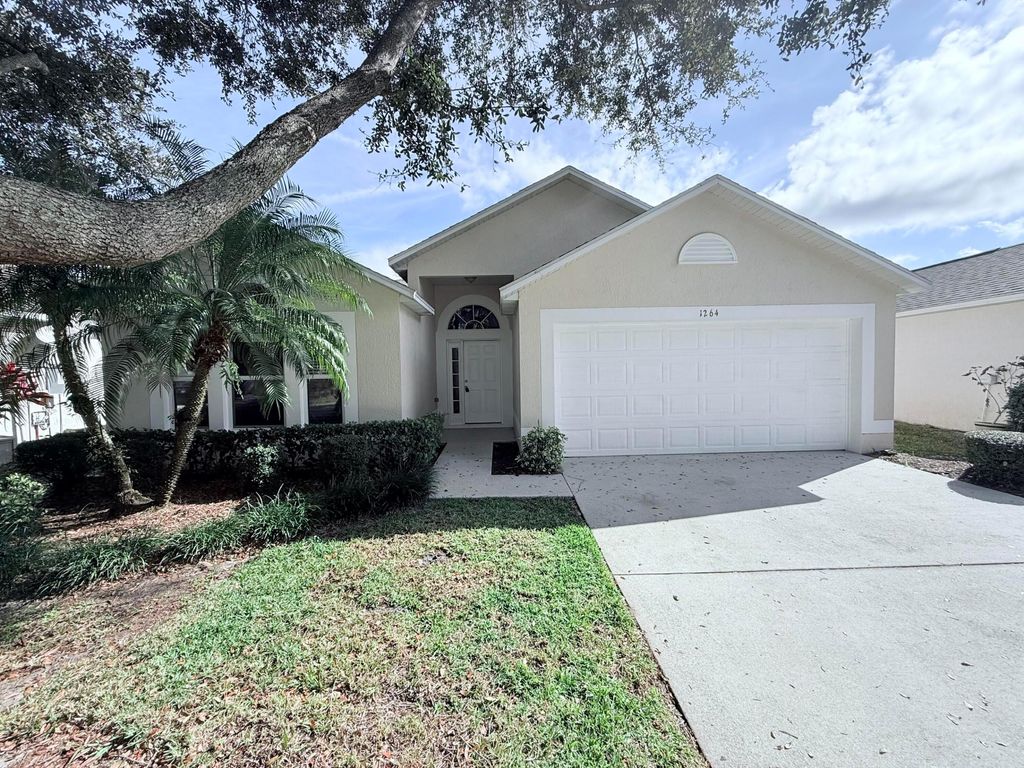 Photo of 1264 25th Terrace SW, Vero Beach, FL 32968 (MLS # R11160317)