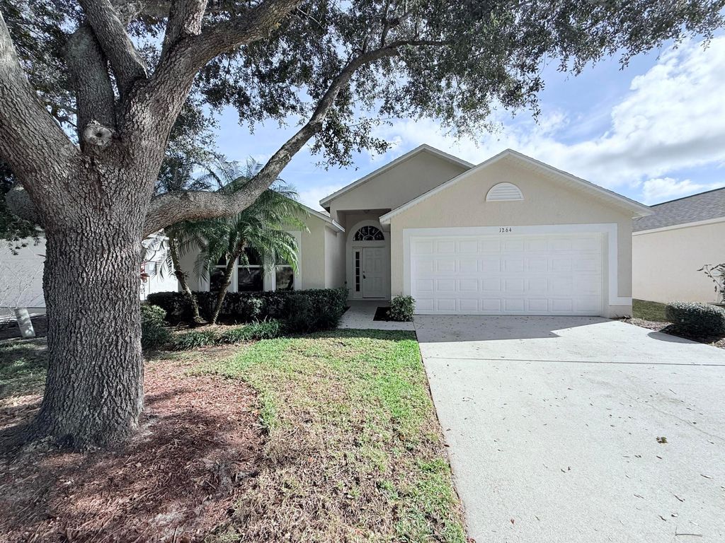 Photo of 1264 25th Terrace SW, Vero Beach, FL 32968 (MLS # R11160317)