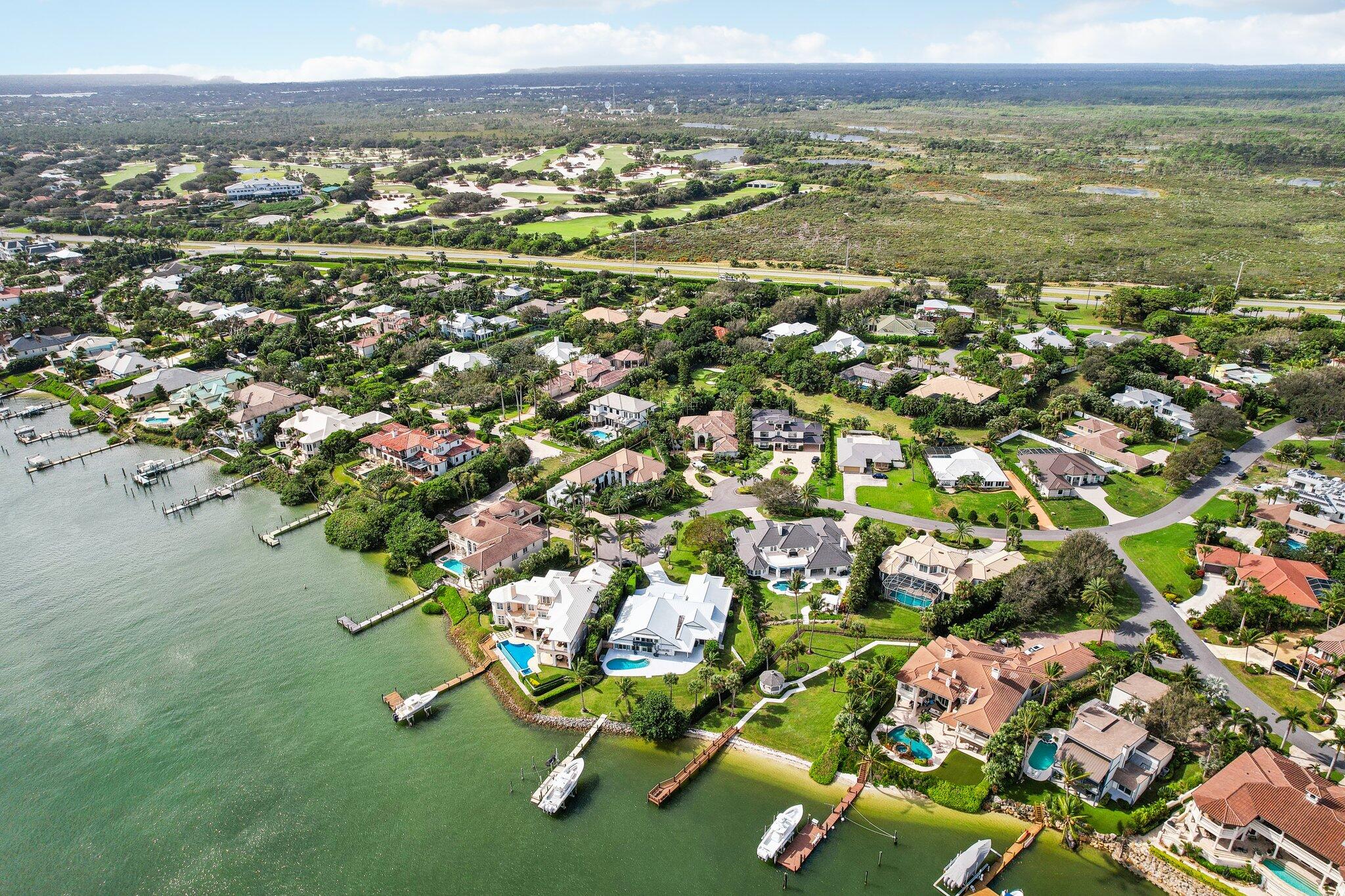 ROLLING HILLS - Residential