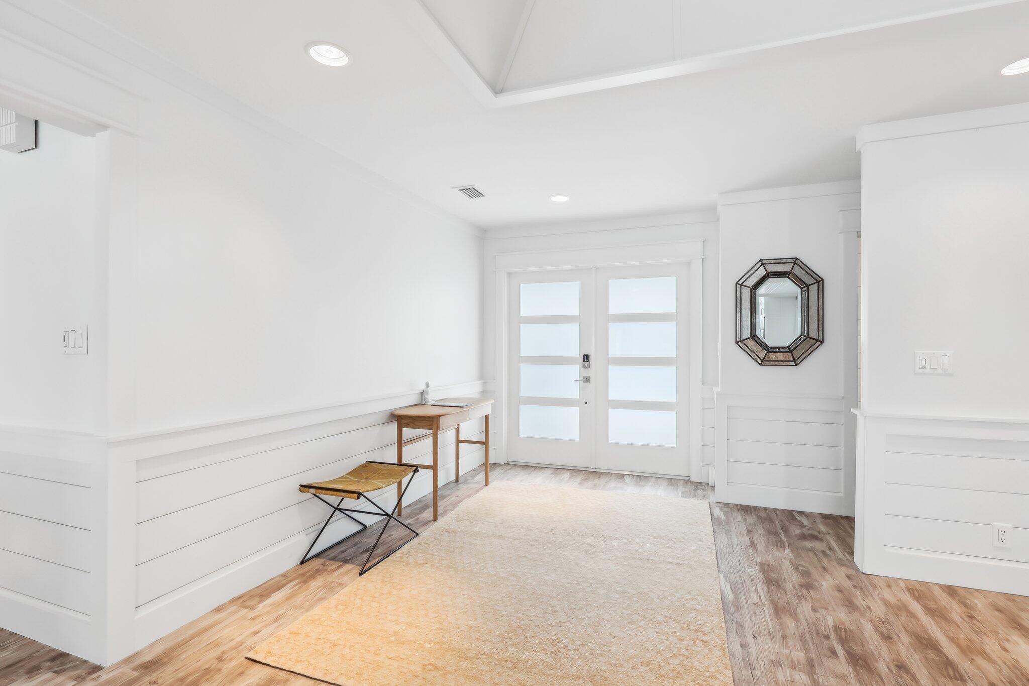 ROLLING HILLS - Residential