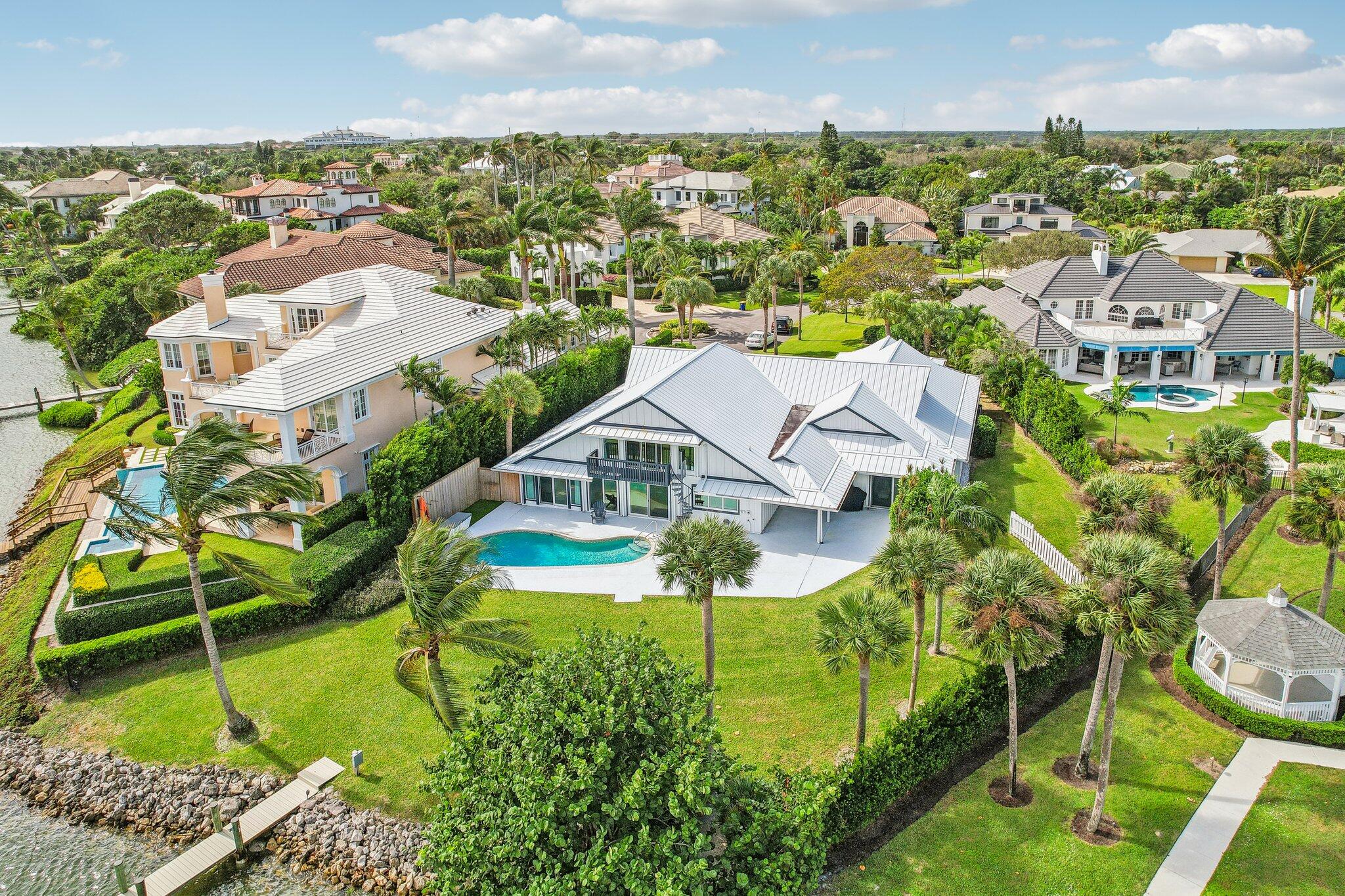 ROLLING HILLS - Residential