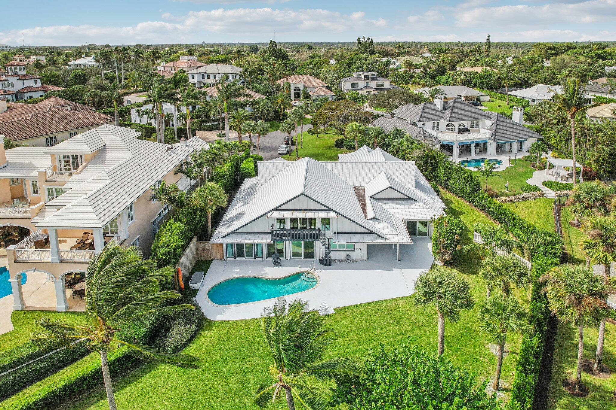 ROLLING HILLS - Residential