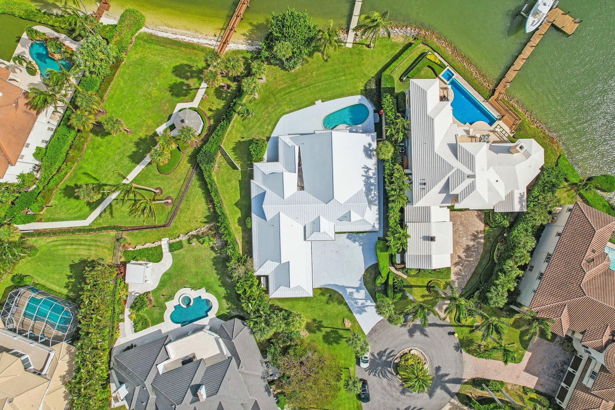 ROLLING HILLS - Residential