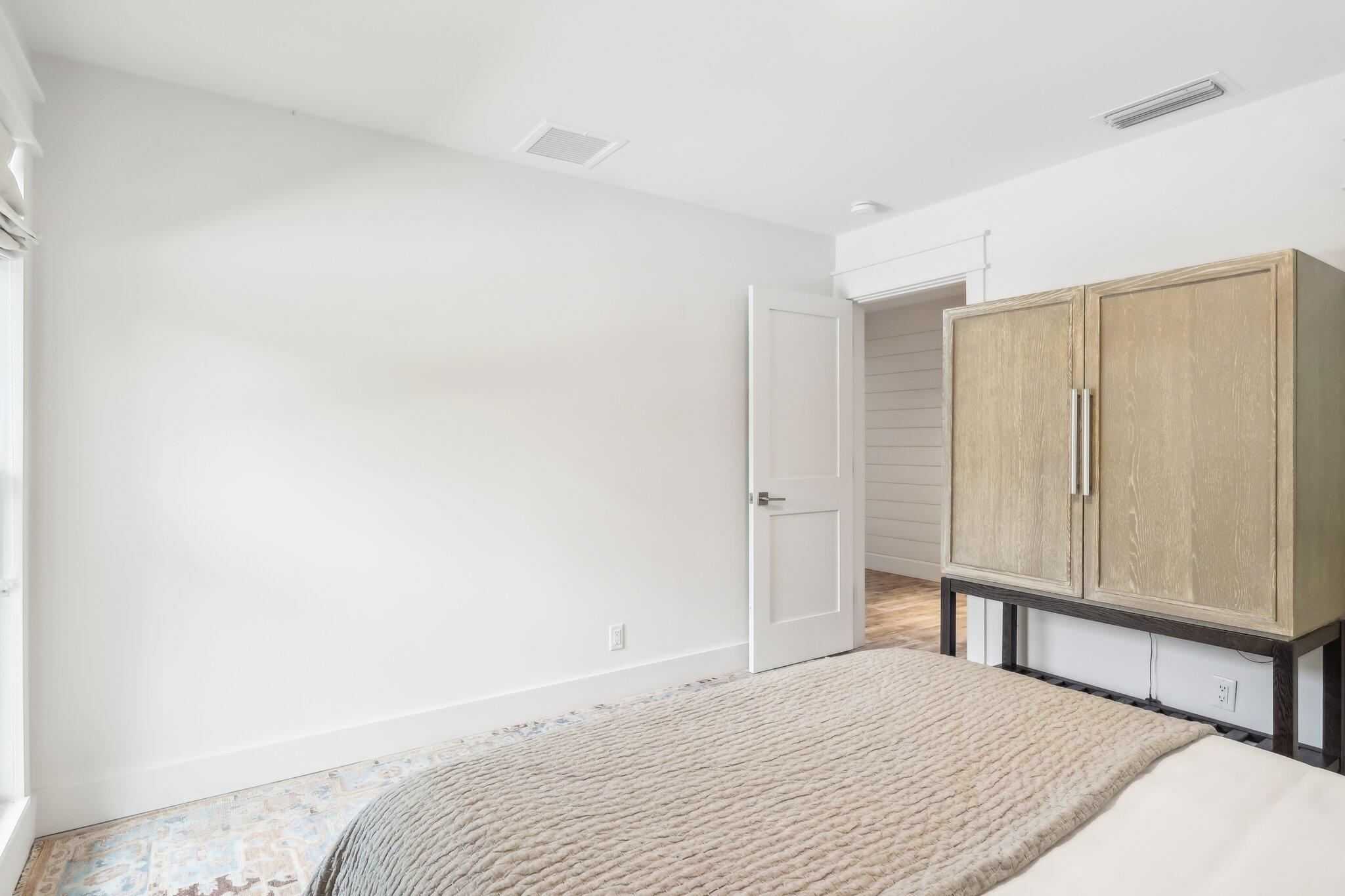 ROLLING HILLS - Residential