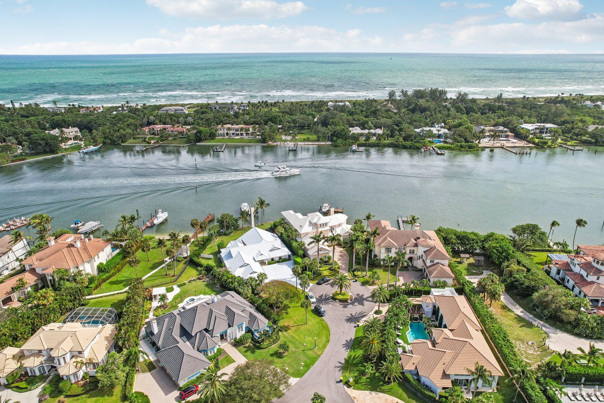 ROLLING HILLS - Residential