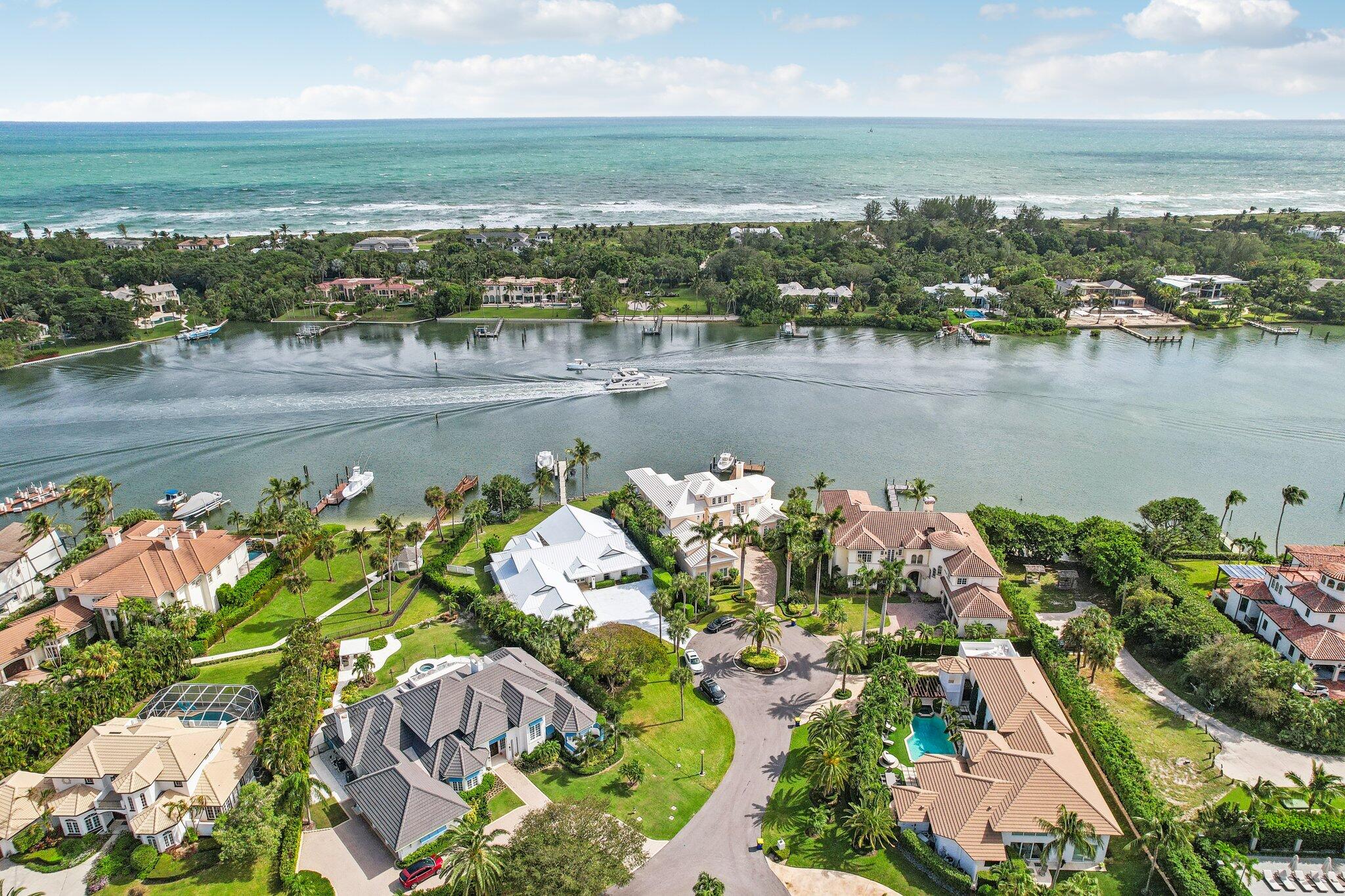 ROLLING HILLS - Residential