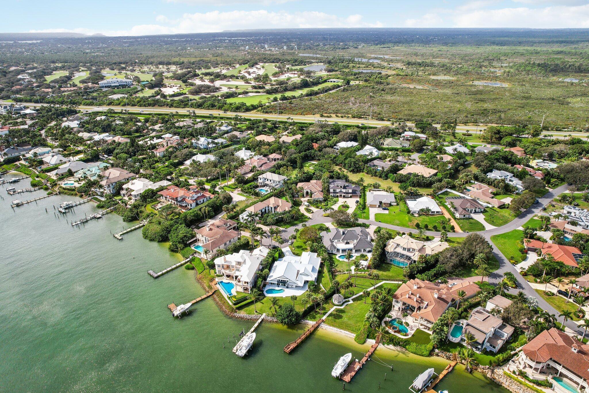 ROLLING HILLS - Residential