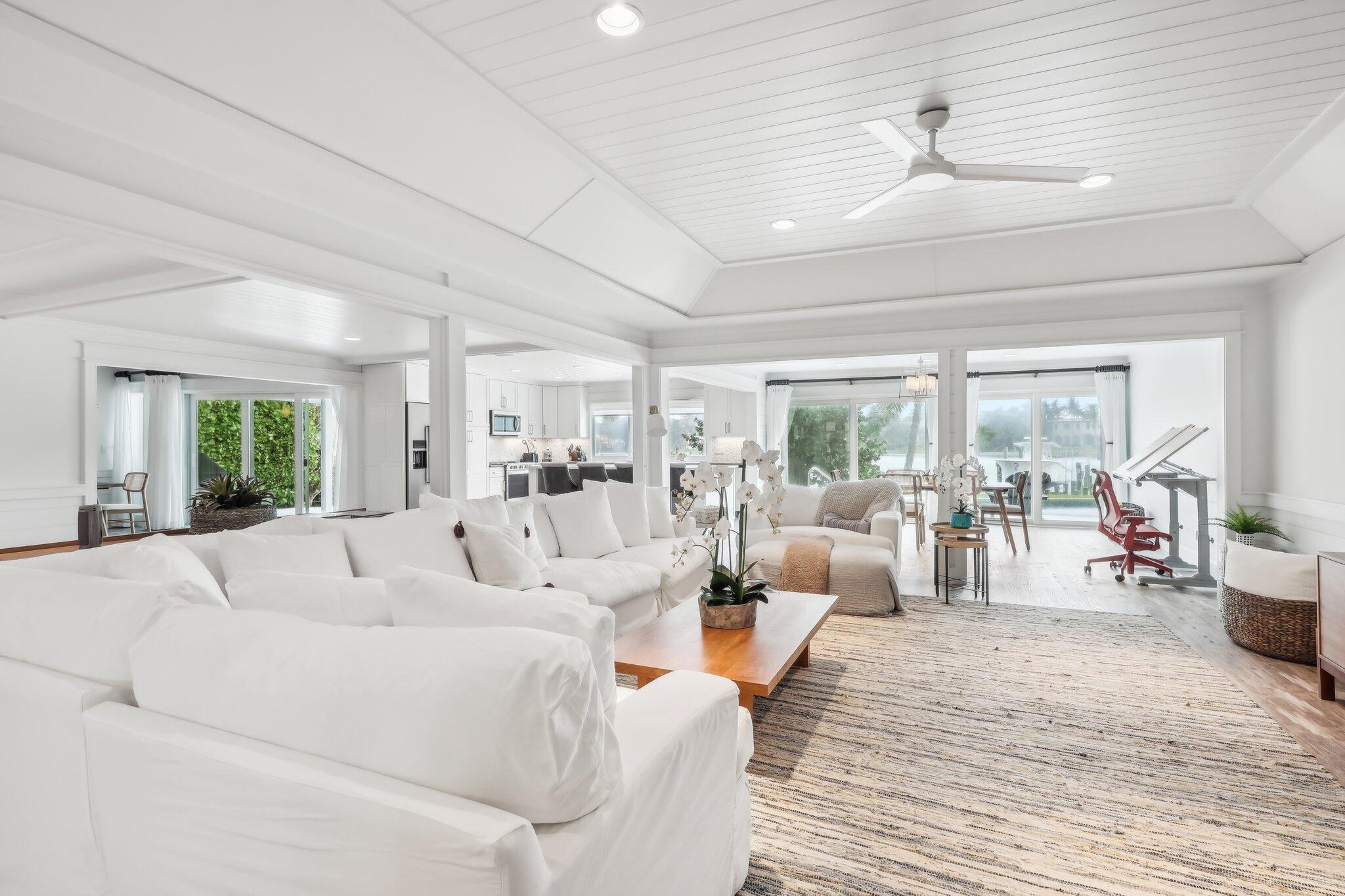 ROLLING HILLS - Residential