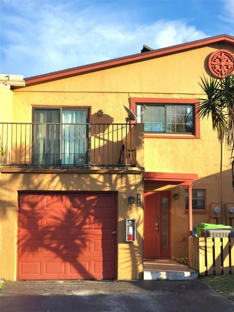 2790 NW 80th Ave Sunrise FL 33322