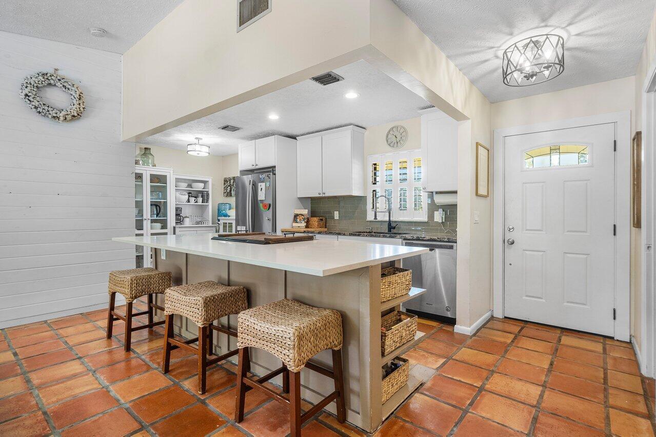 903 Oak Circle