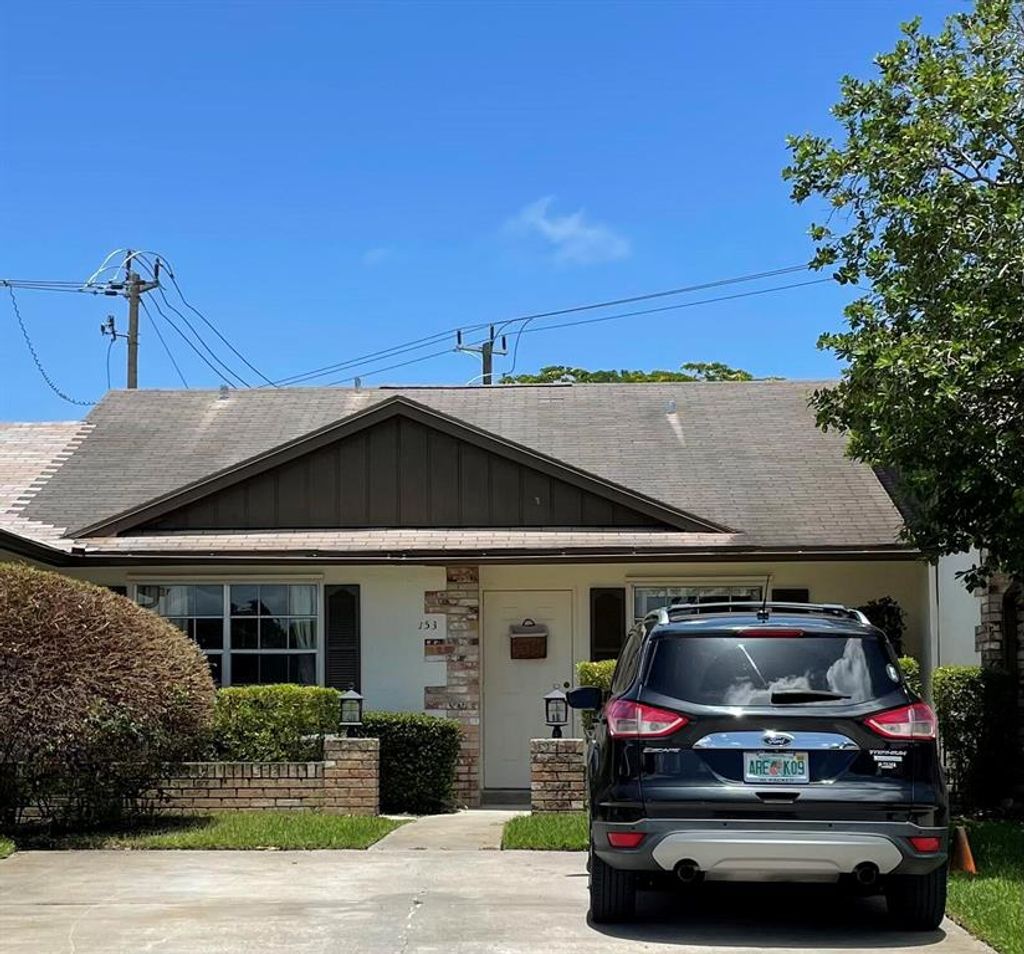 Photo of 153 Doe Trail Trl, Jupiter, FL 33458 (MLS # R10818531)