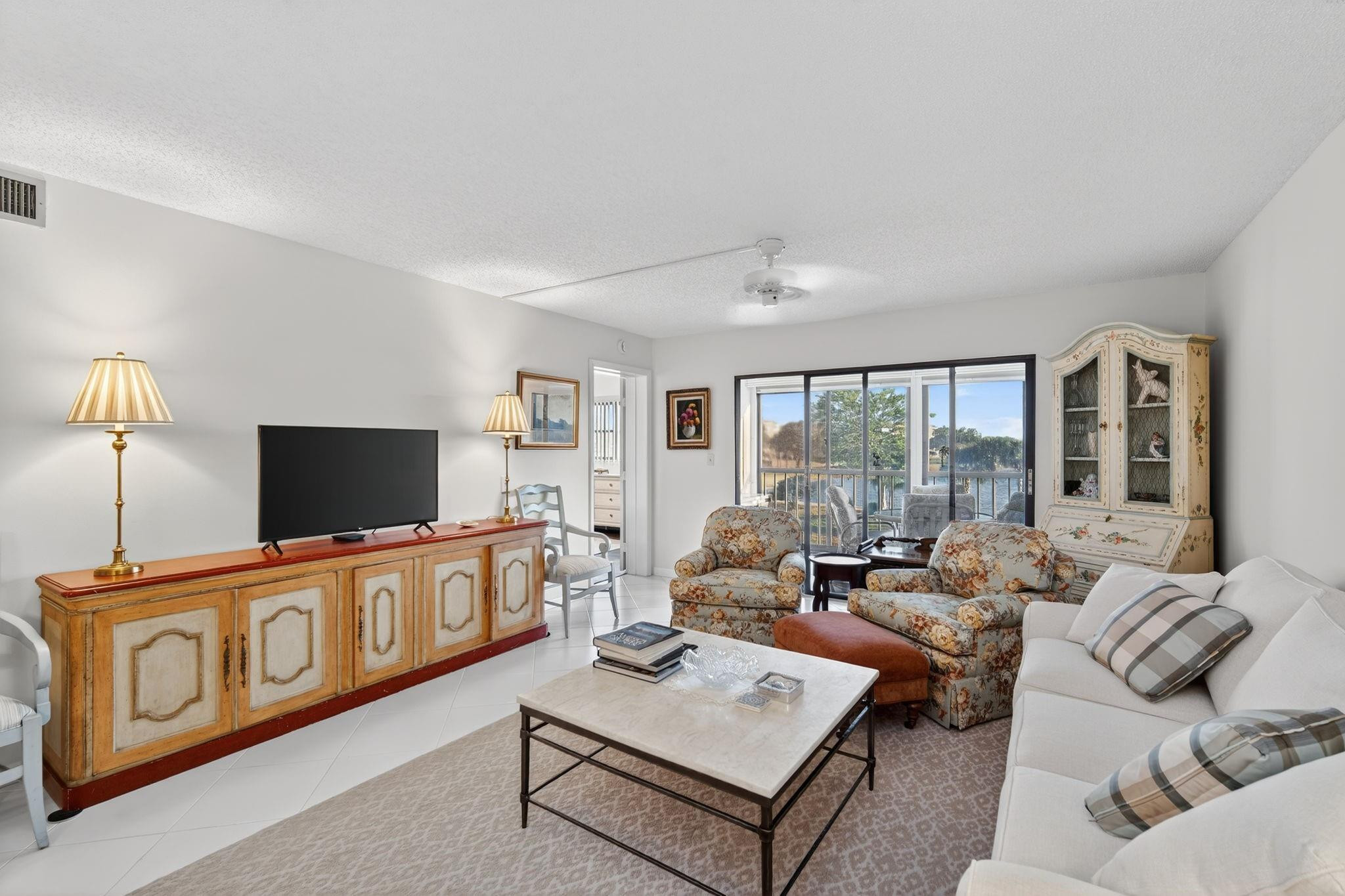 HUNTINGTON LAKES - Residential