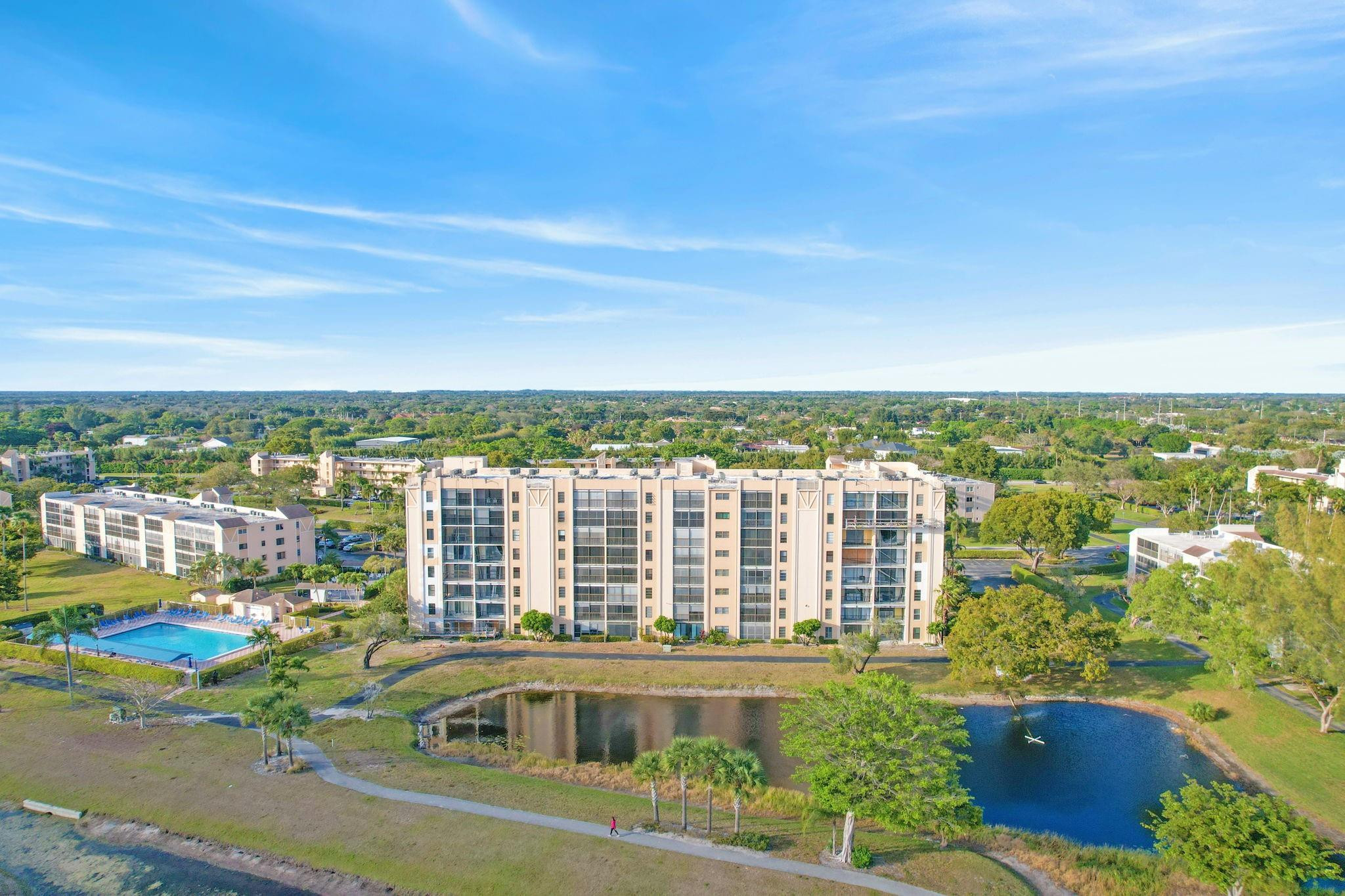 HUNTINGTON LAKES - Residential