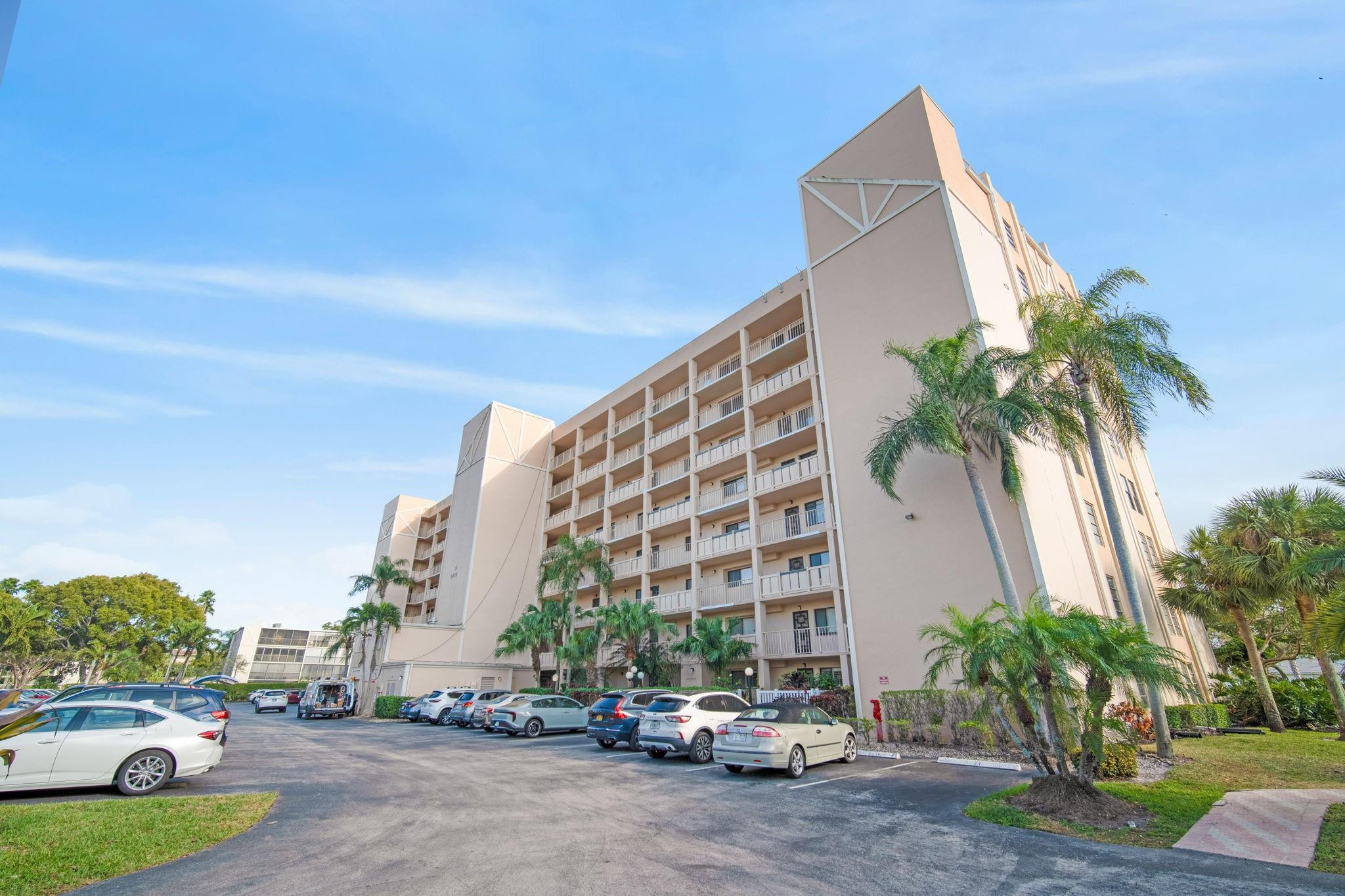 HUNTINGTON LAKES - Residential