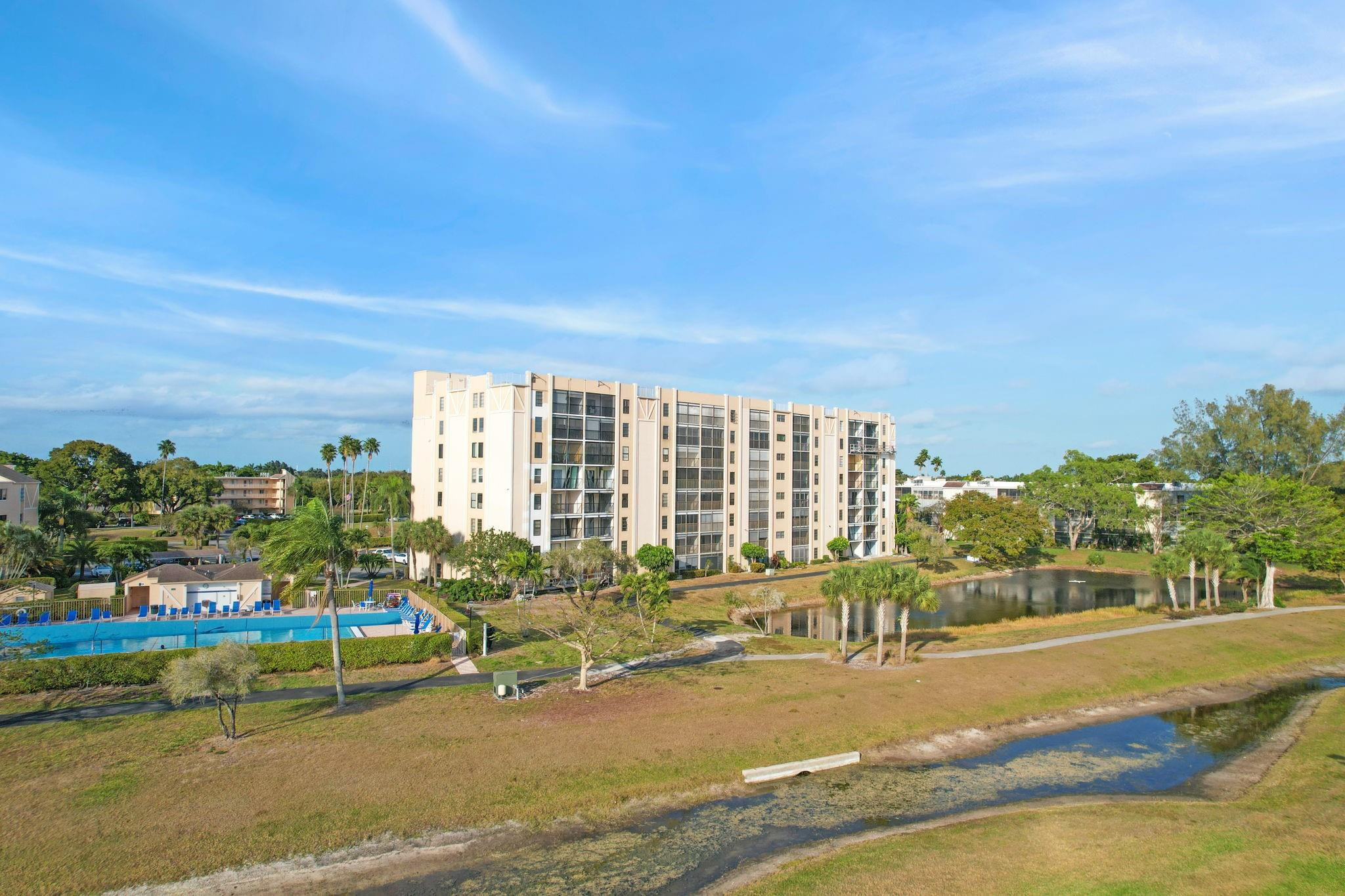 HUNTINGTON LAKES - Residential