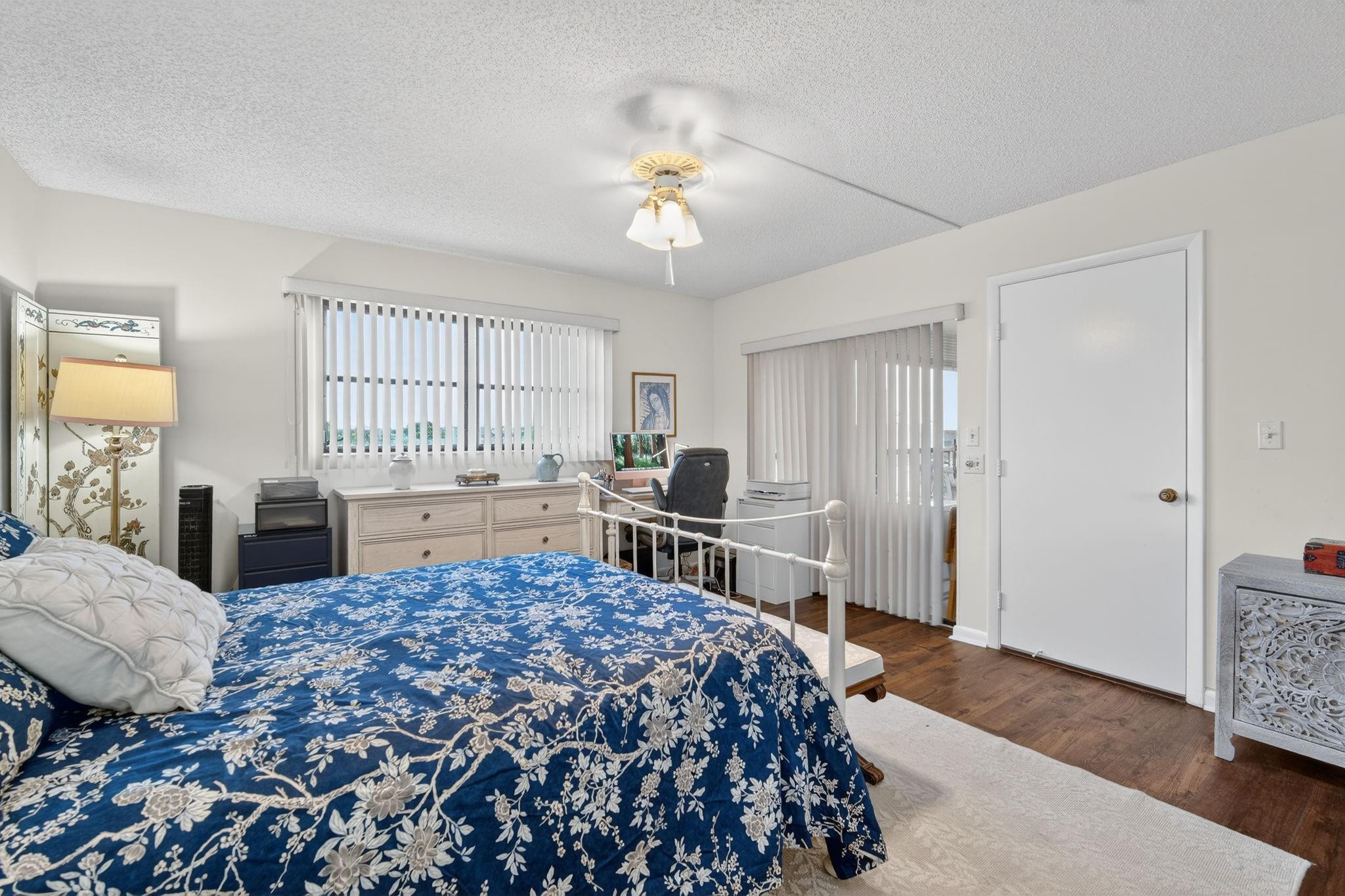 HUNTINGTON LAKES - Residential