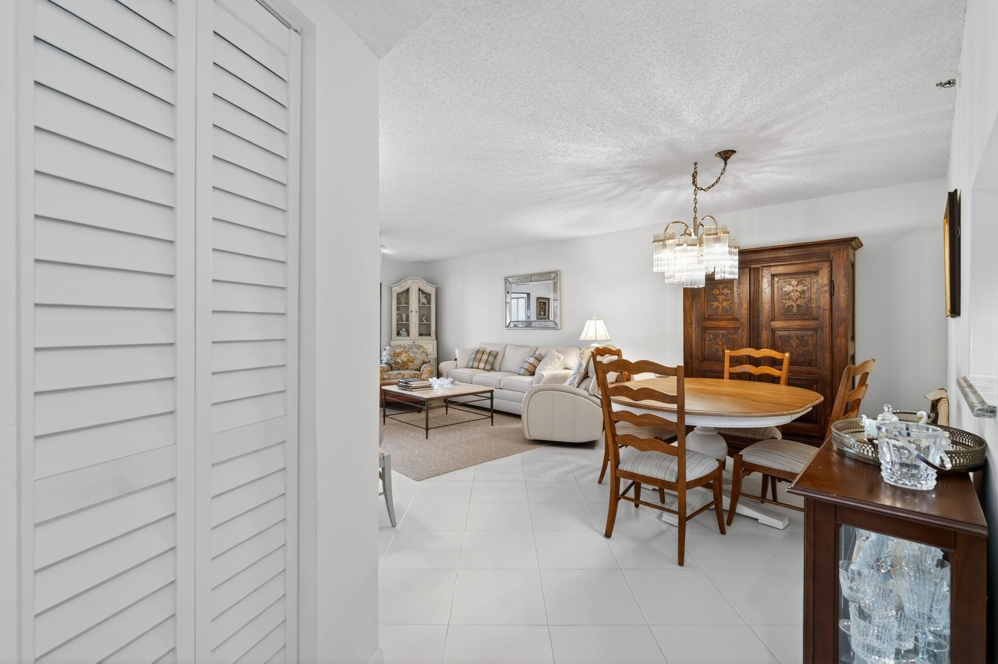 HUNTINGTON LAKES - Residential