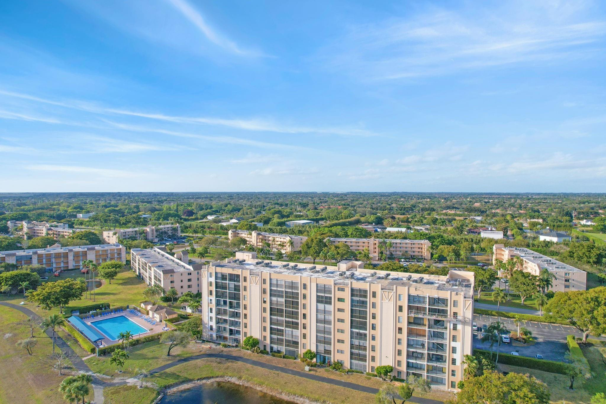 HUNTINGTON LAKES - Residential