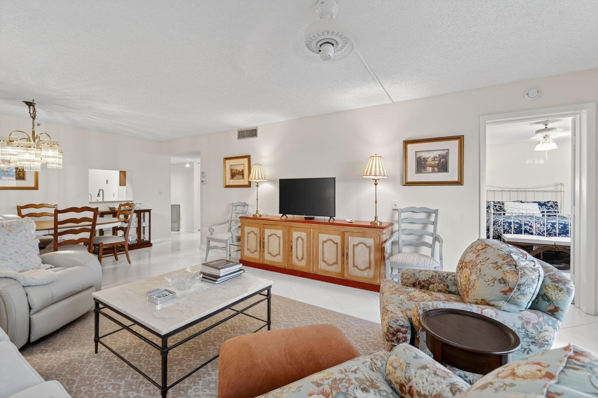 HUNTINGTON LAKES - Residential