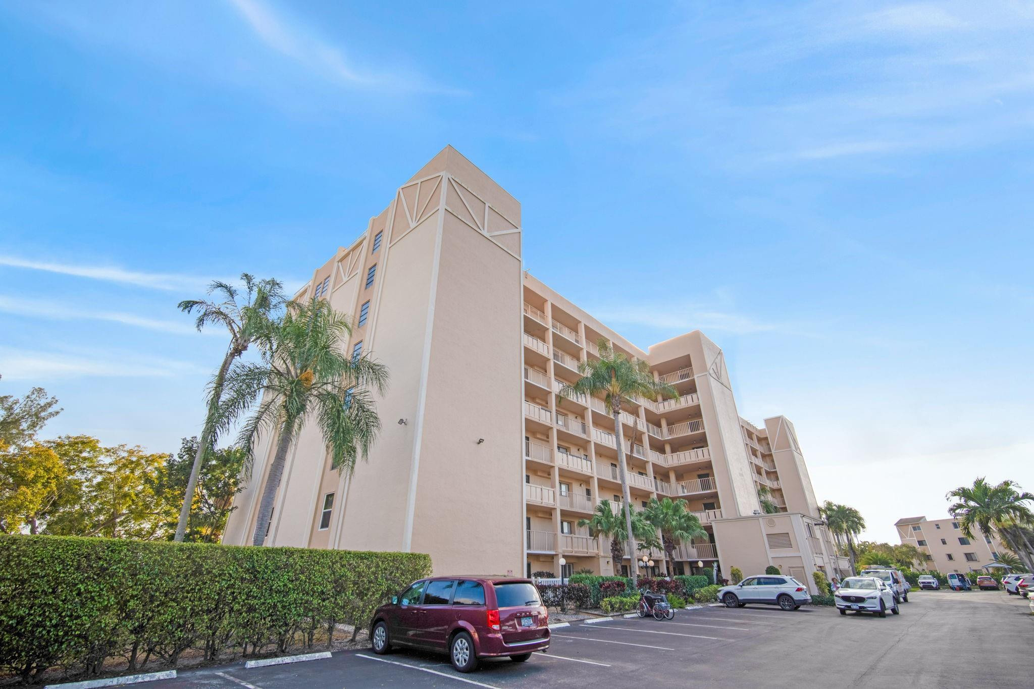 HUNTINGTON LAKES - Residential