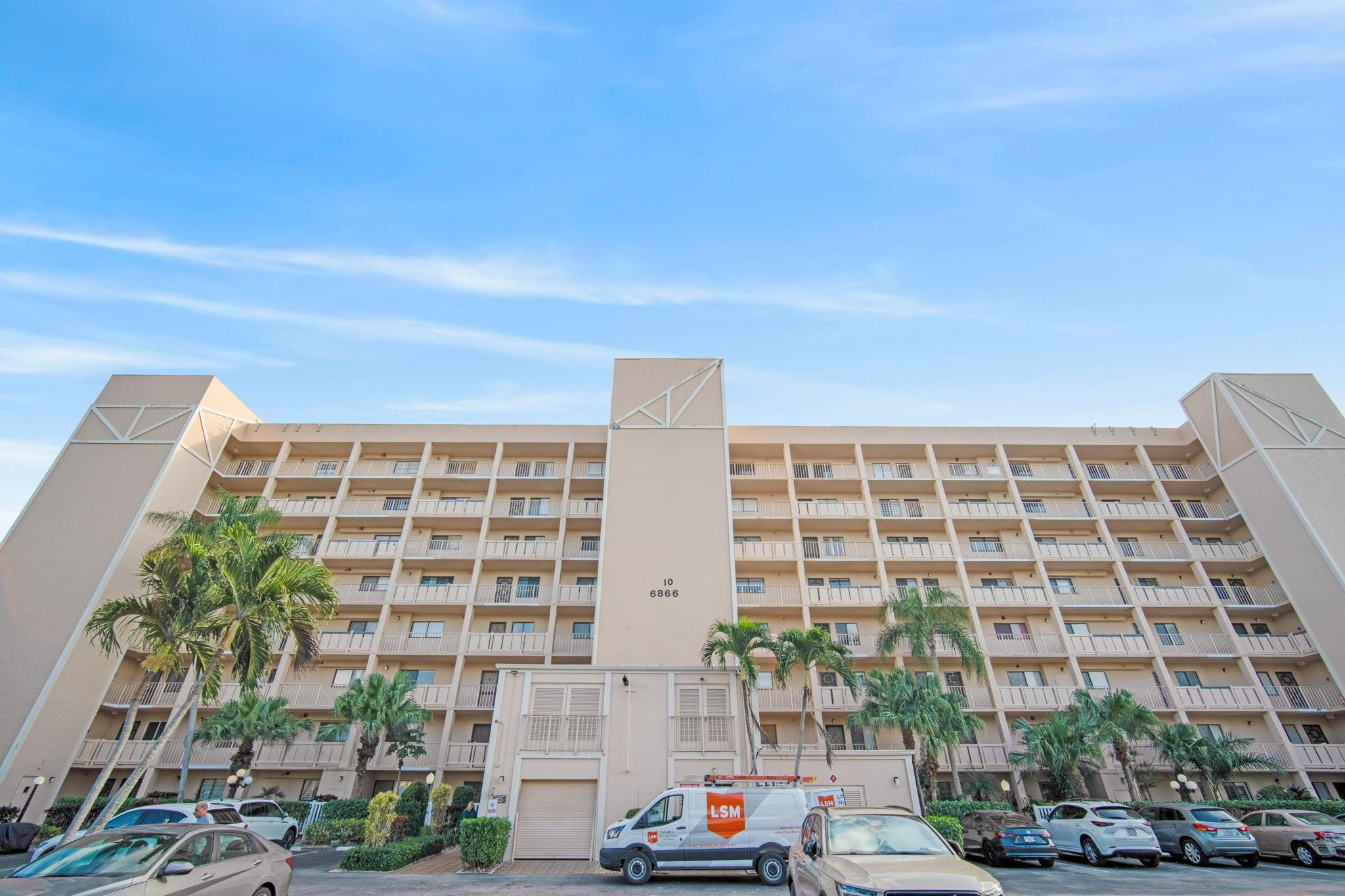 HUNTINGTON LAKES - Residential