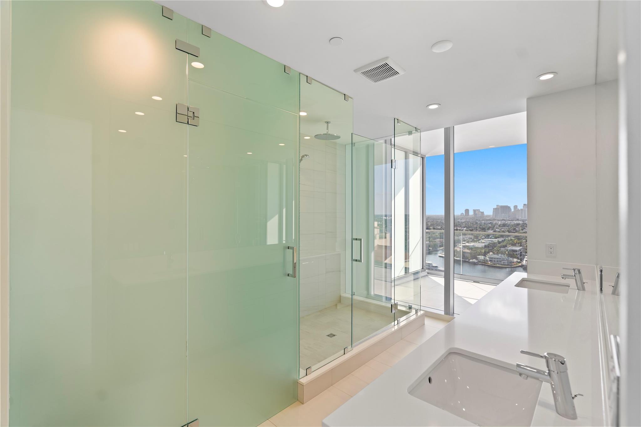 SELENE OCEANFRONT RESIDEN - Residential