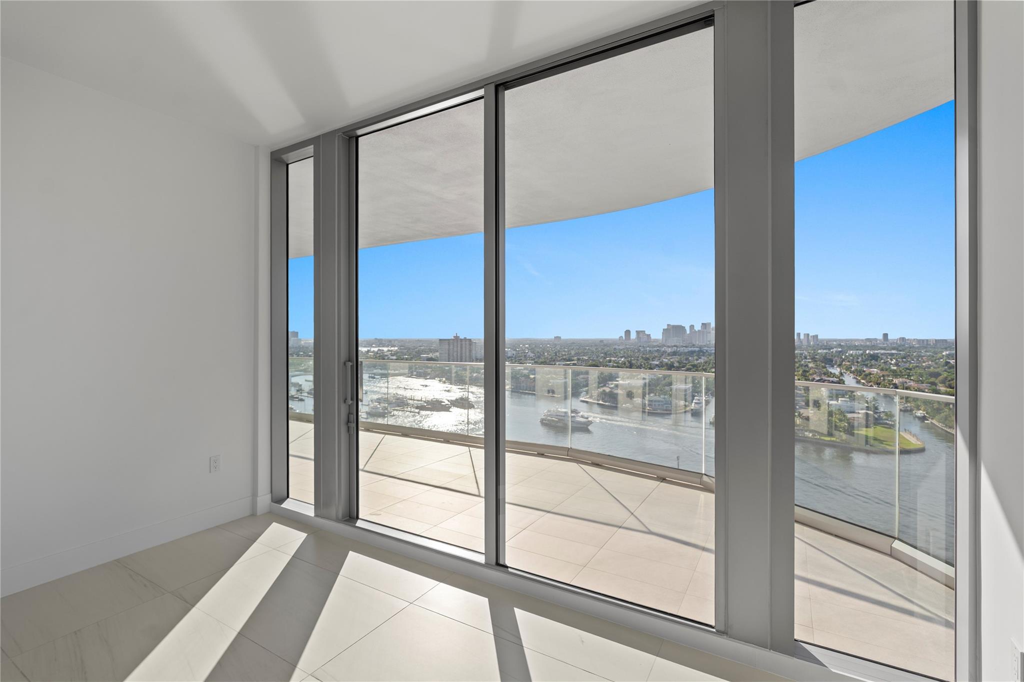 SELENE OCEANFRONT RESIDEN - Residential