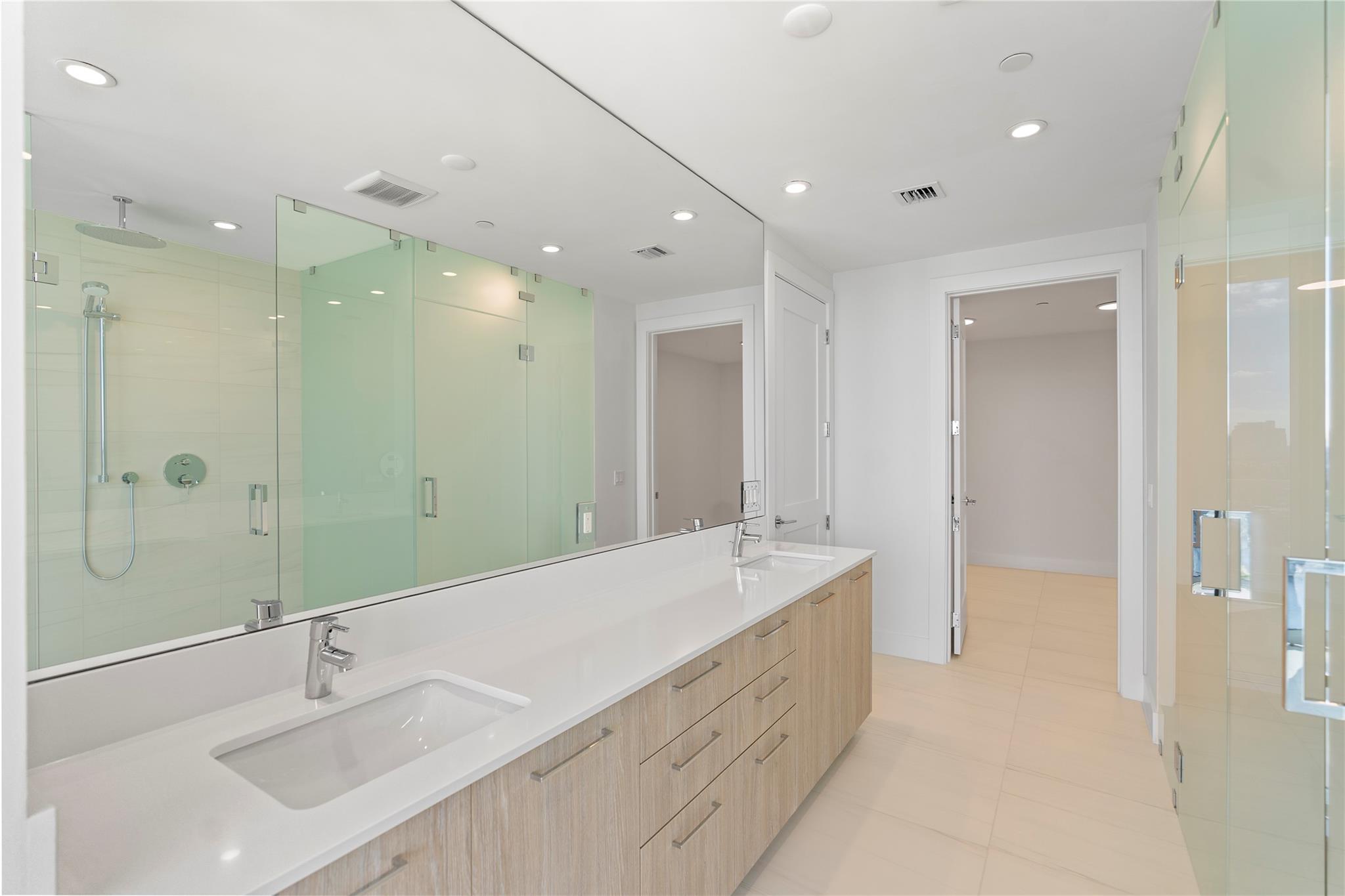 SELENE OCEANFRONT RESIDEN - Residential