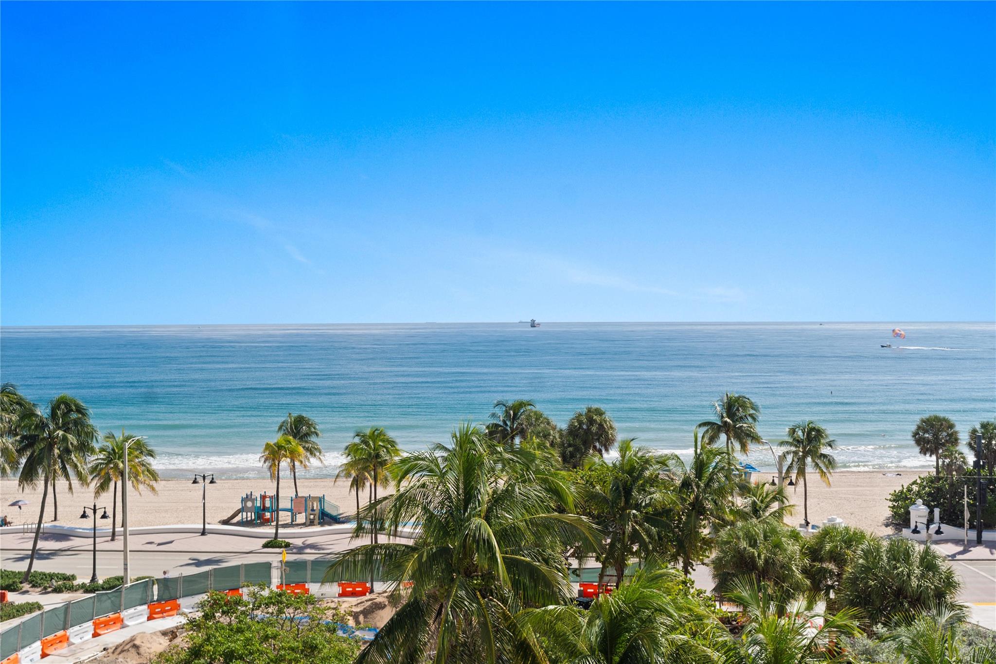 SELENE OCEANFRONT RESIDEN - Residential