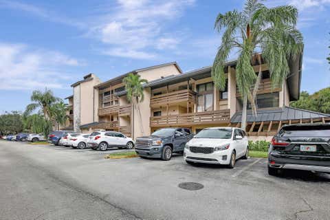 Tiny photo for 141 SW 96th Terrace #302, Plantation, FL 33324 (MLS # B26022922)