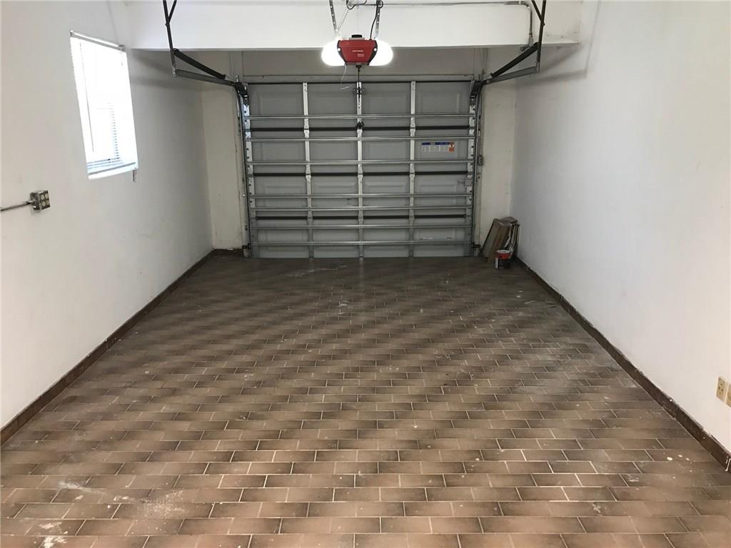 HOLLYWOOD HILLS - Residential Lease