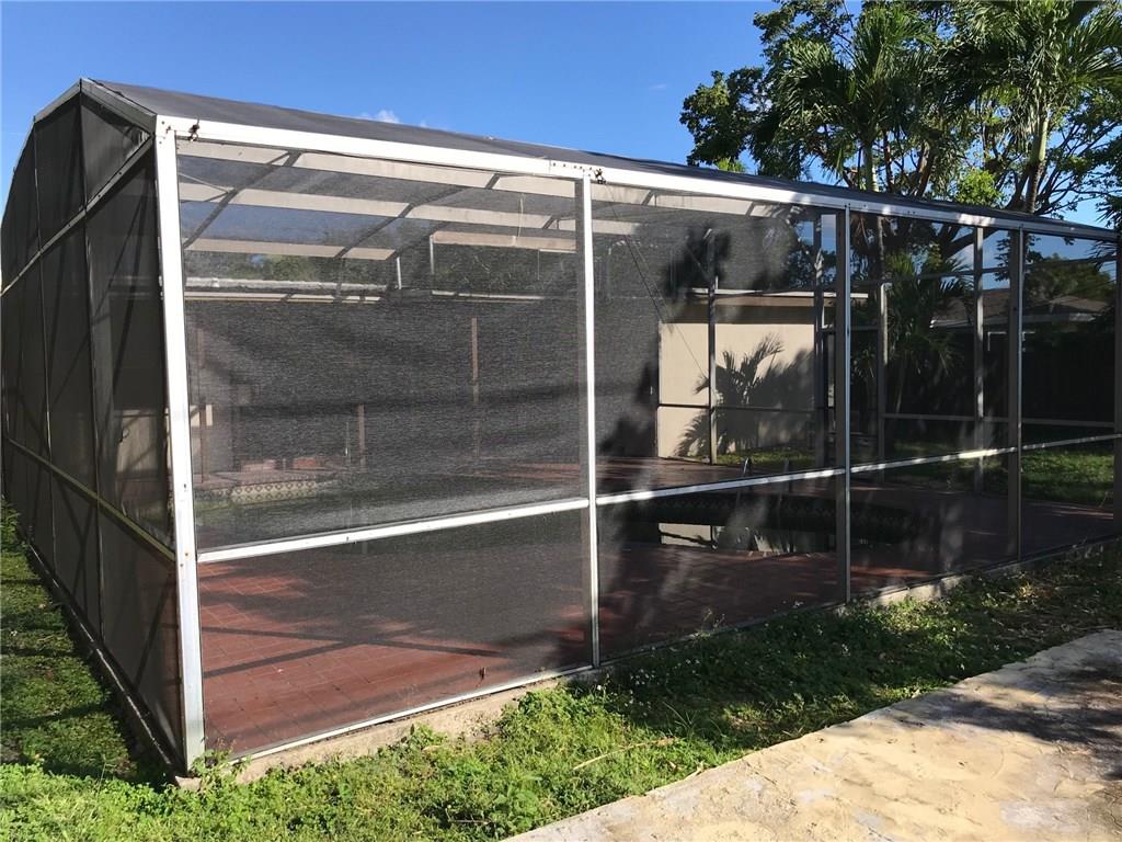 HOLLYWOOD HILLS - Residential Lease