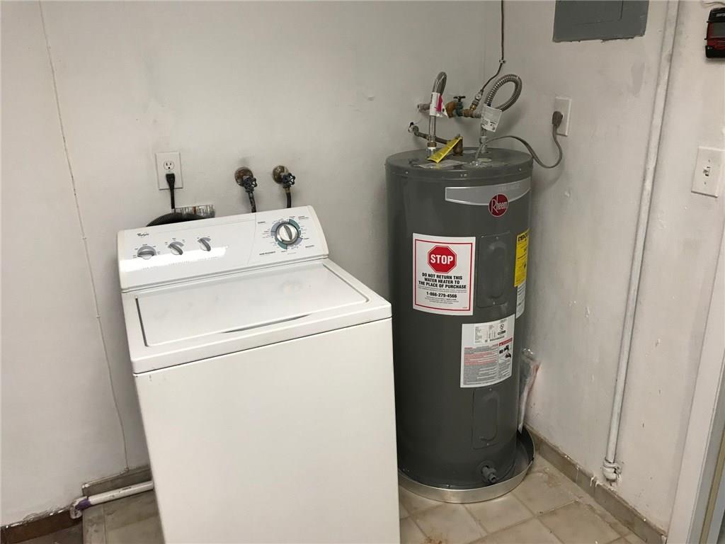 HOLLYWOOD HILLS - Residential Lease