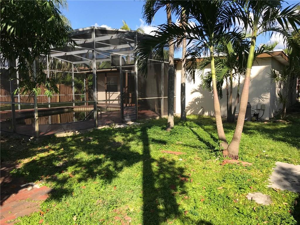 HOLLYWOOD HILLS - Residential Lease