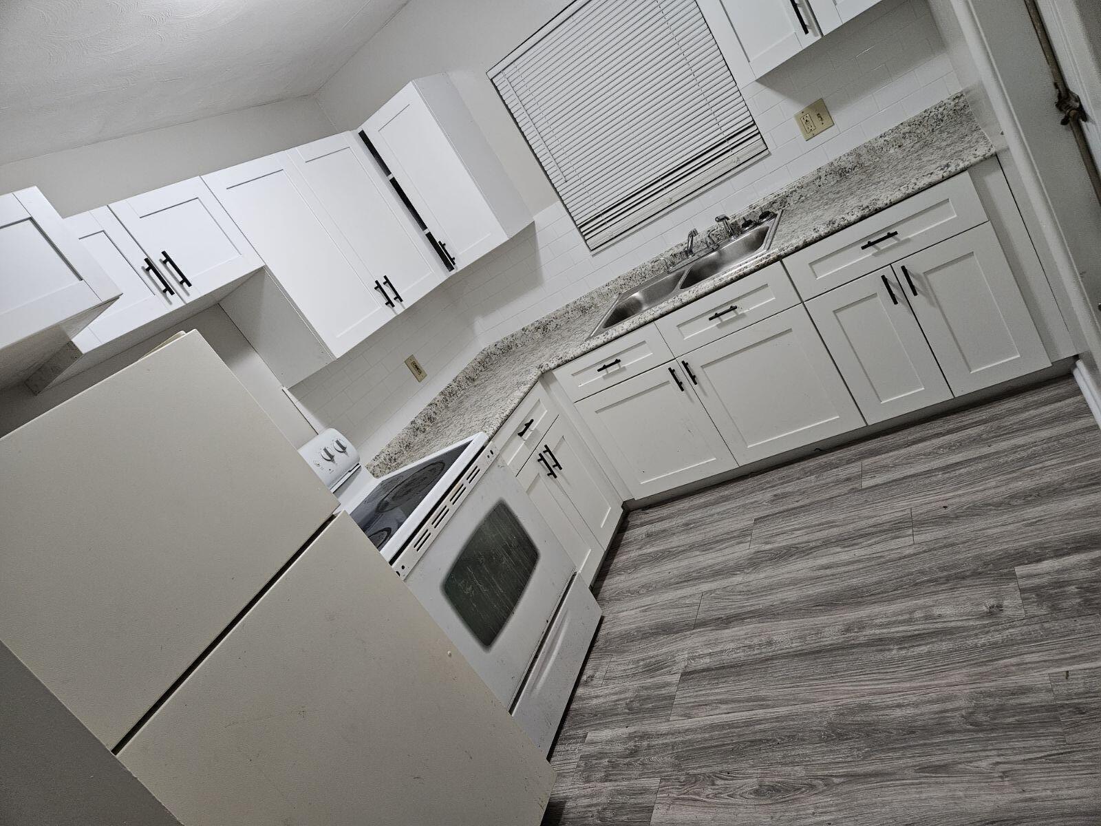 WHITE CAPS - Residential Lease