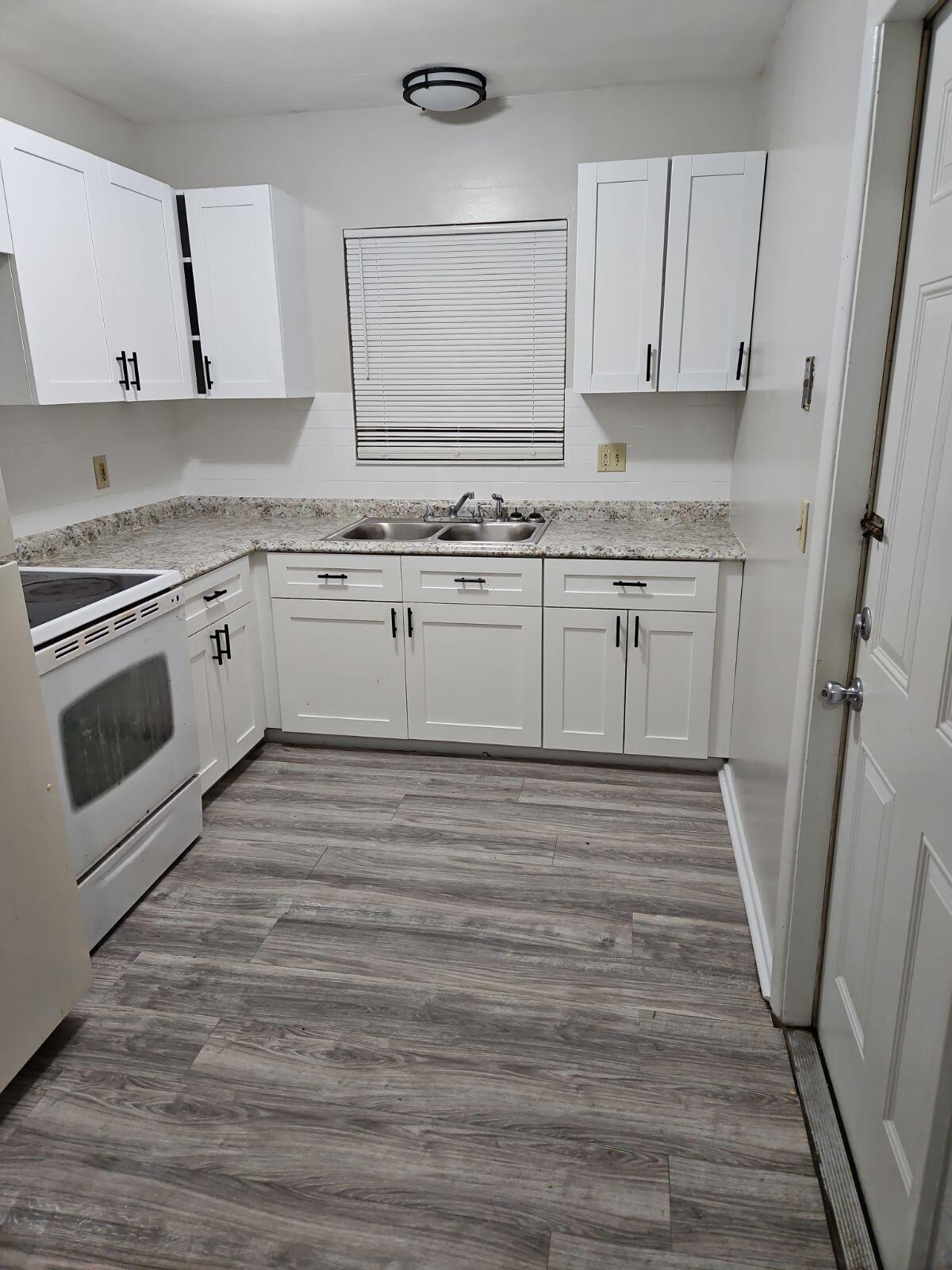 WHITE CAPS - Residential Lease