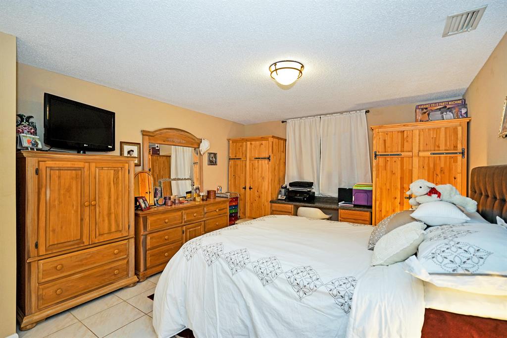 BOCA LAKES CONDO - Residential
