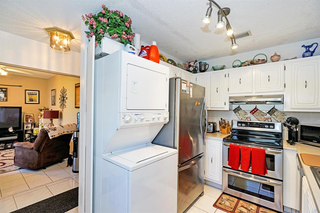 BOCA LAKES CONDO - Residential