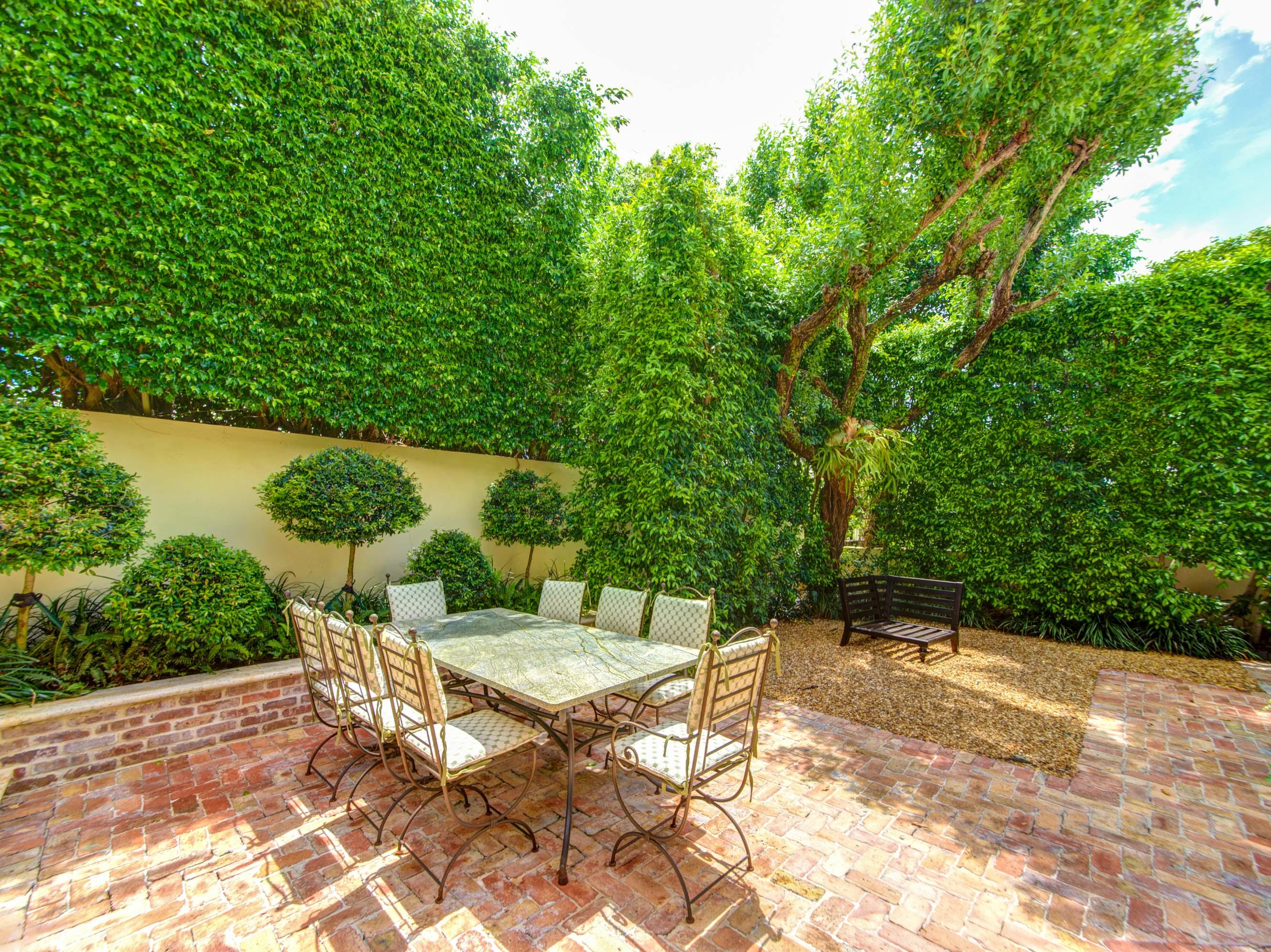 NORTH SHORE - Residential